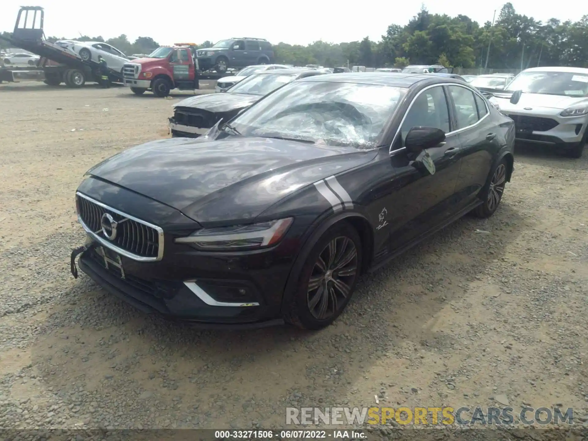 2 Photograph of a damaged car 7JR102FL2KG017931 VOLVO S60 2019