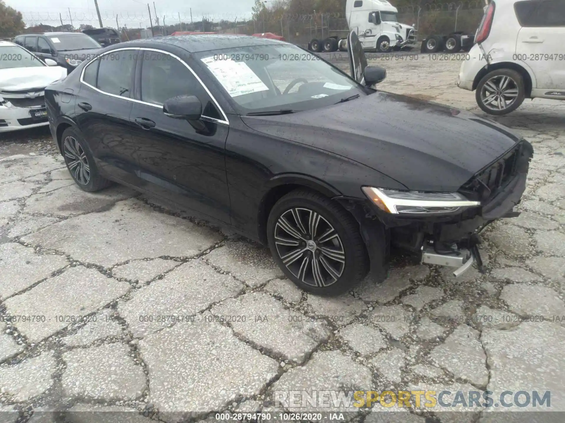 1 Photograph of a damaged car 7JR102FL4KG006090 VOLVO S60 2019