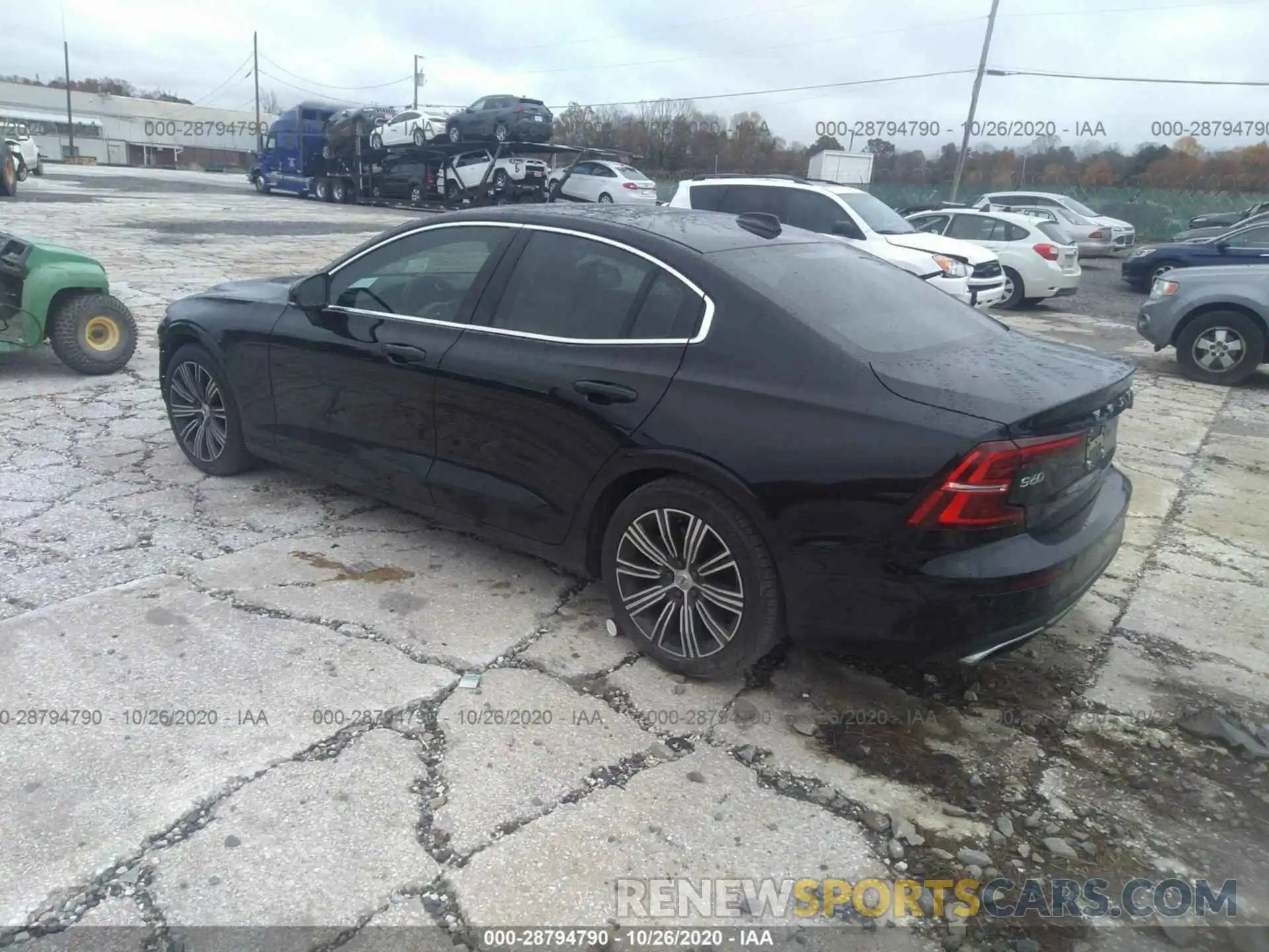 3 Photograph of a damaged car 7JR102FL4KG006090 VOLVO S60 2019