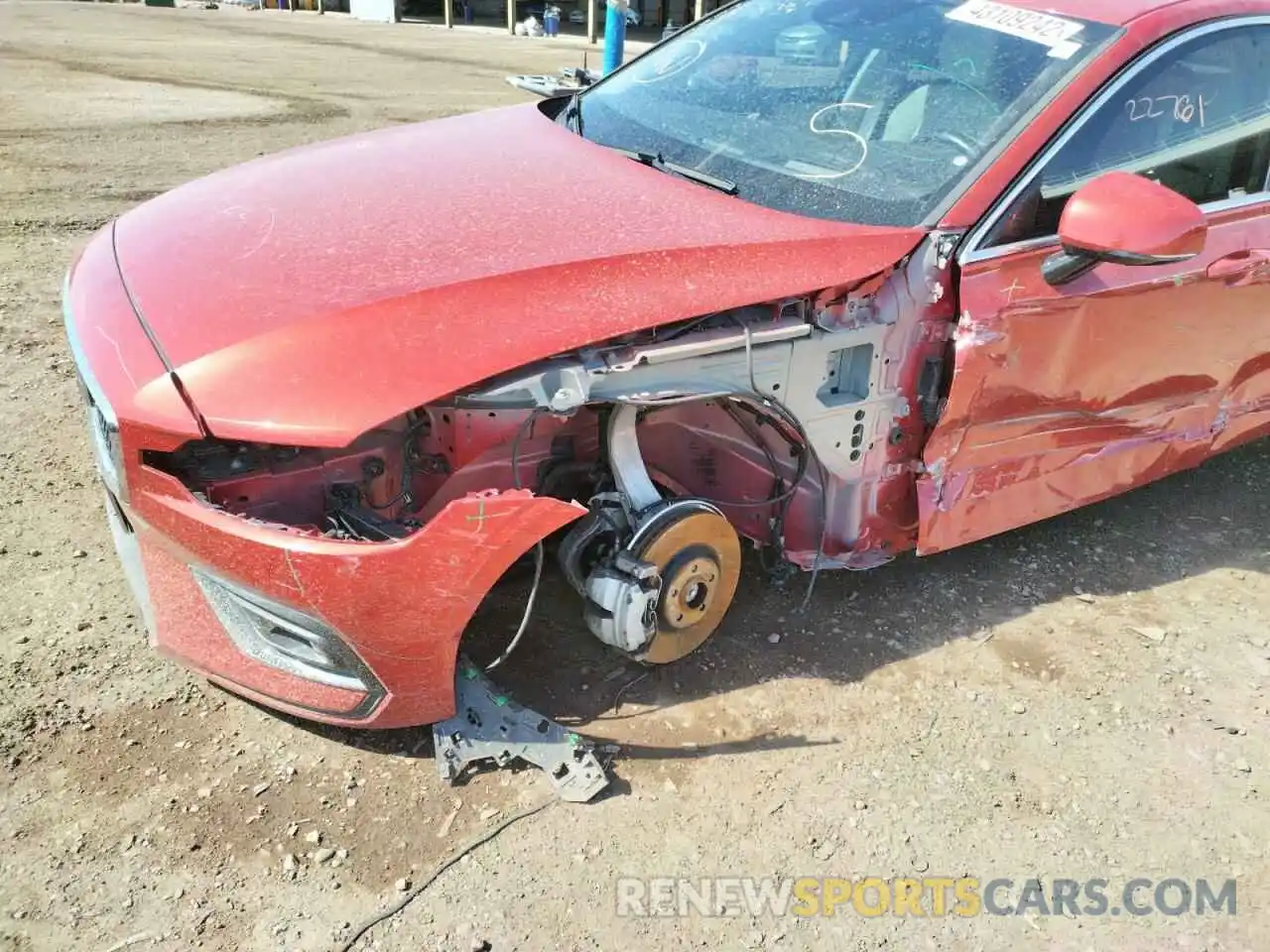 9 Photograph of a damaged car 7JR102FL9KG003668 VOLVO S60 2019