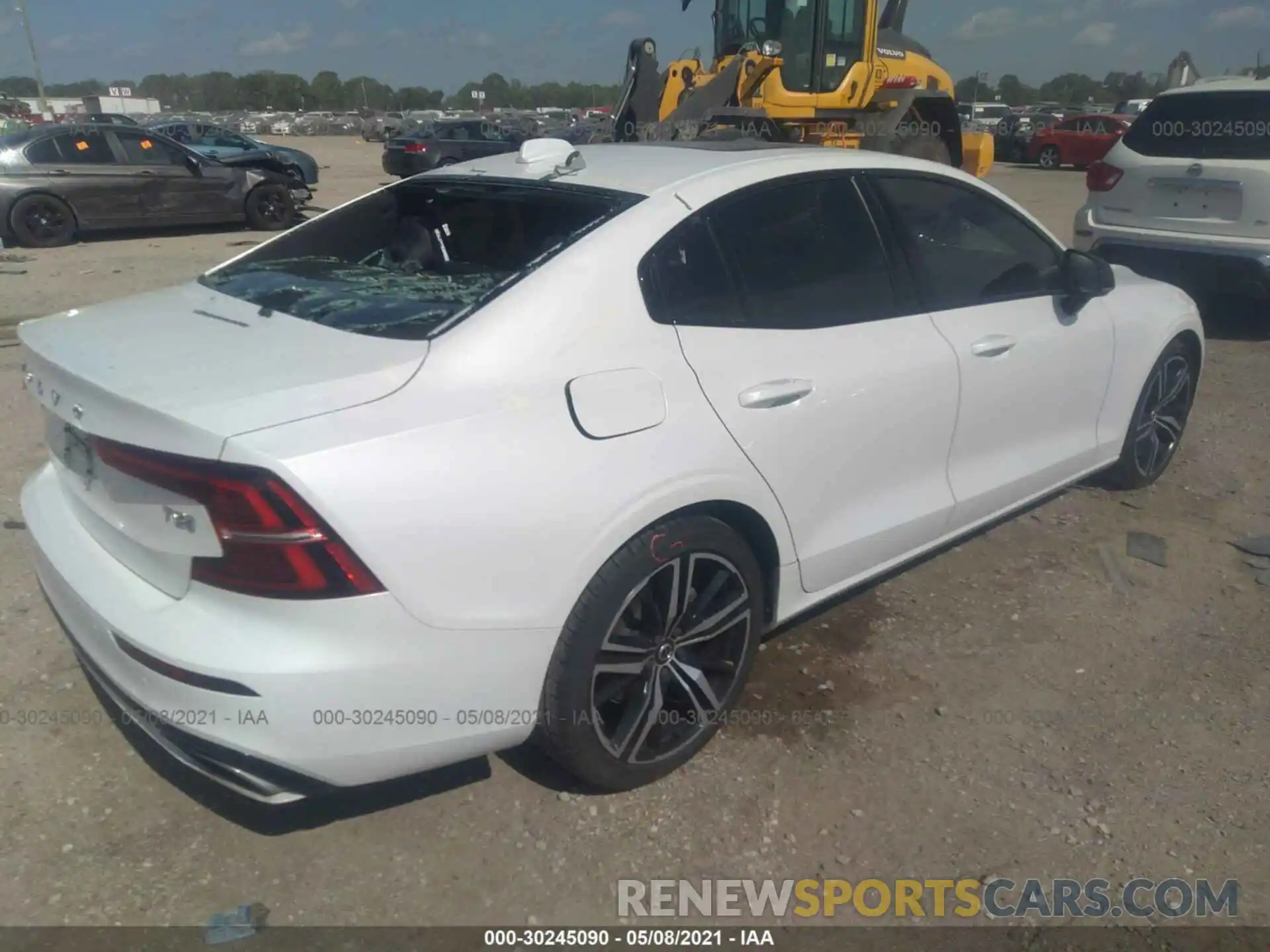 4 Photograph of a damaged car 7JR102FM4KG014828 VOLVO S60 2019