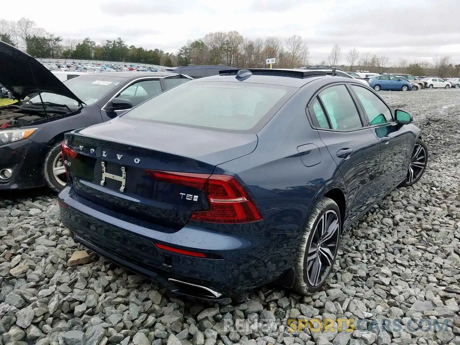 4 Фотография поврежденного автомобиля 7JR102FM5KG017995 VOLVO S60 2019