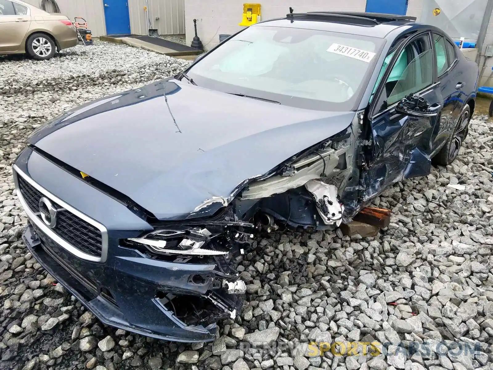9 Фотография поврежденного автомобиля 7JR102FM5KG017995 VOLVO S60 2019