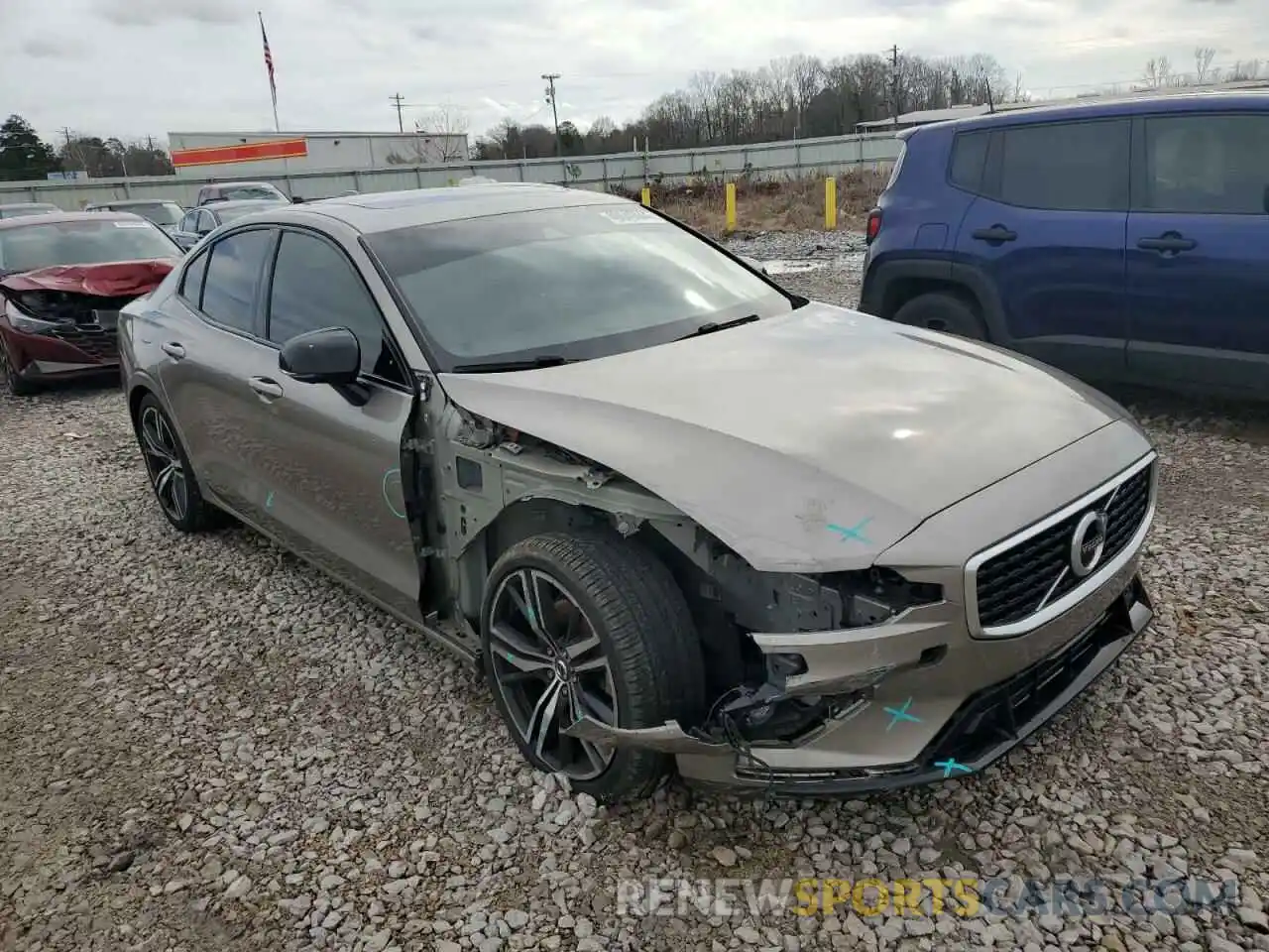 4 Photograph of a damaged car 7JR102FM6KG007203 VOLVO S60 2019