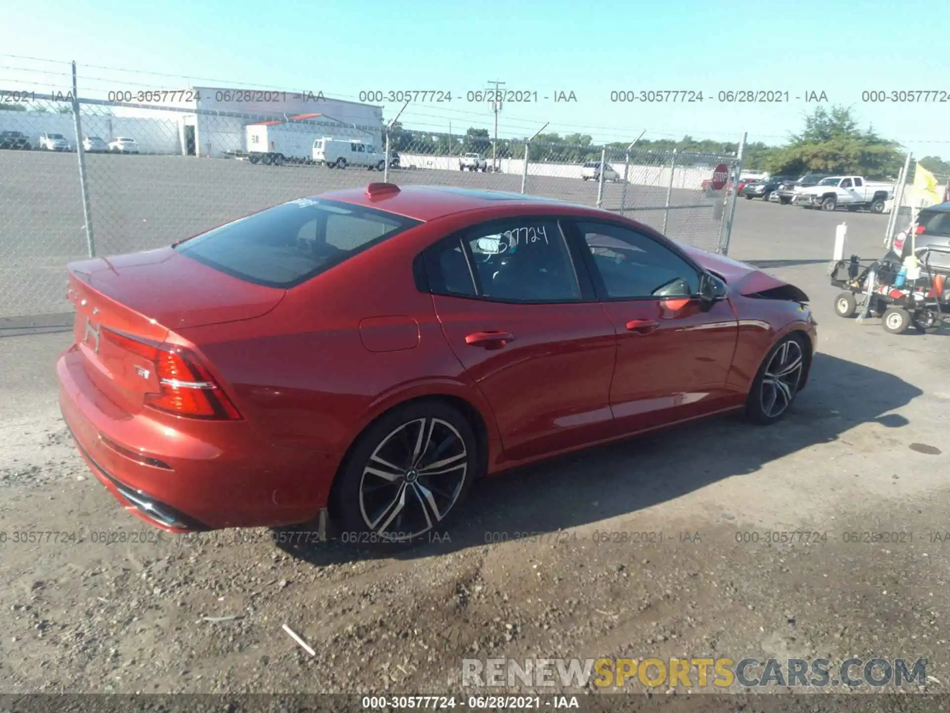 4 Photograph of a damaged car 7JR102FM7KG000521 VOLVO S60 2019