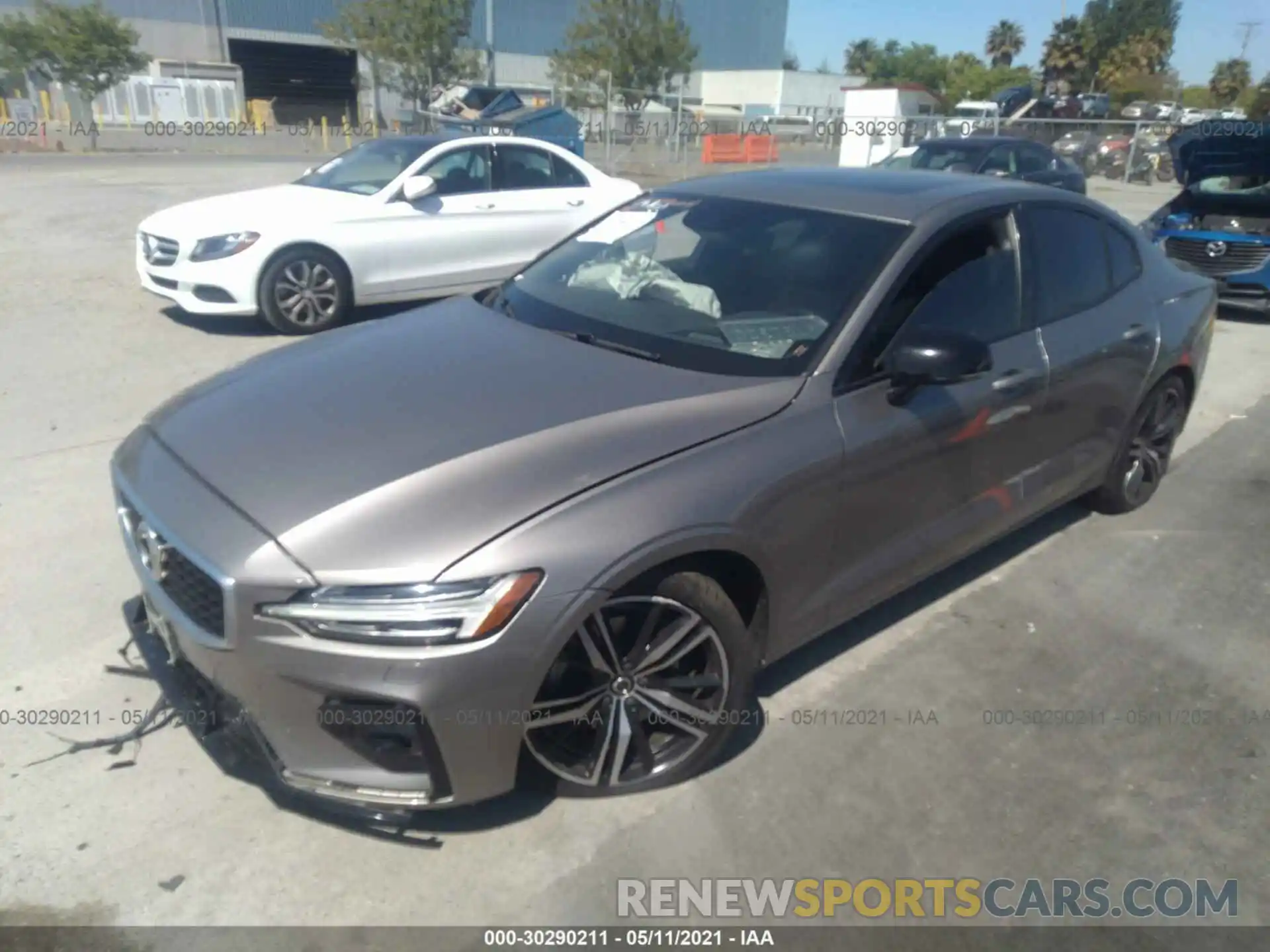 2 Photograph of a damaged car 7JR102FM9KG004103 VOLVO S60 2019