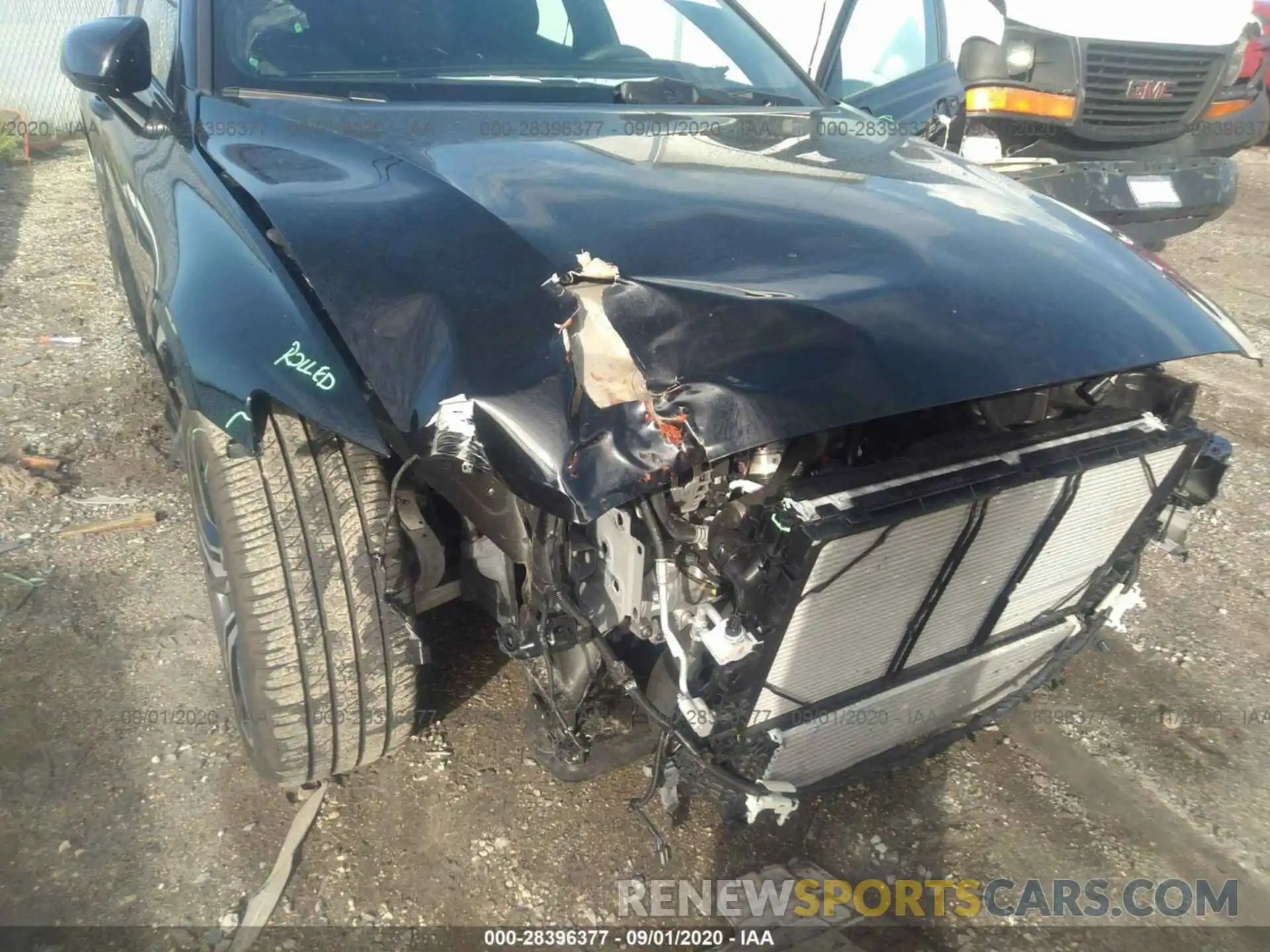 6 Photograph of a damaged car 7JR102FM9KG006904 VOLVO S60 2019