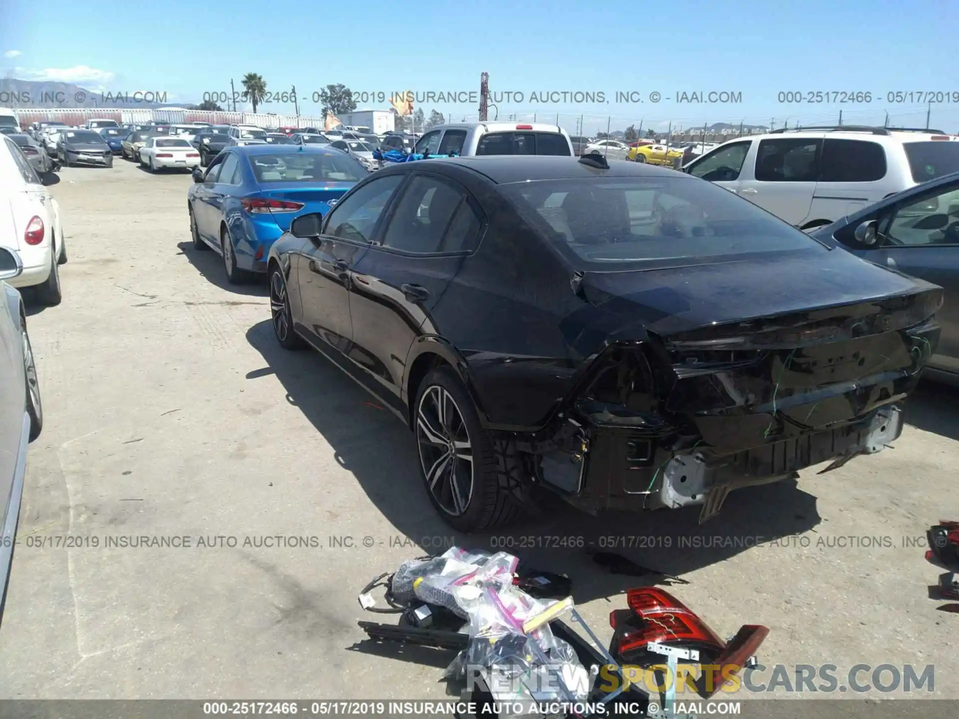 3 Photograph of a damaged car 7JR102FMXKG003543 VOLVO S60 2019