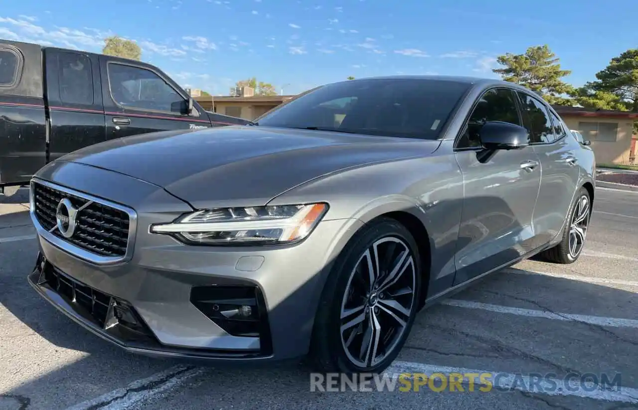 2 Photograph of a damaged car 7JR102FMXKG013604 VOLVO S60 2019