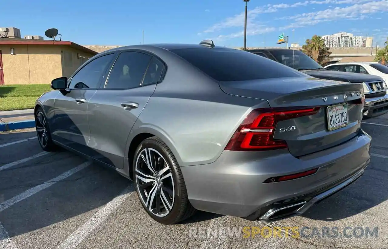 3 Photograph of a damaged car 7JR102FMXKG013604 VOLVO S60 2019