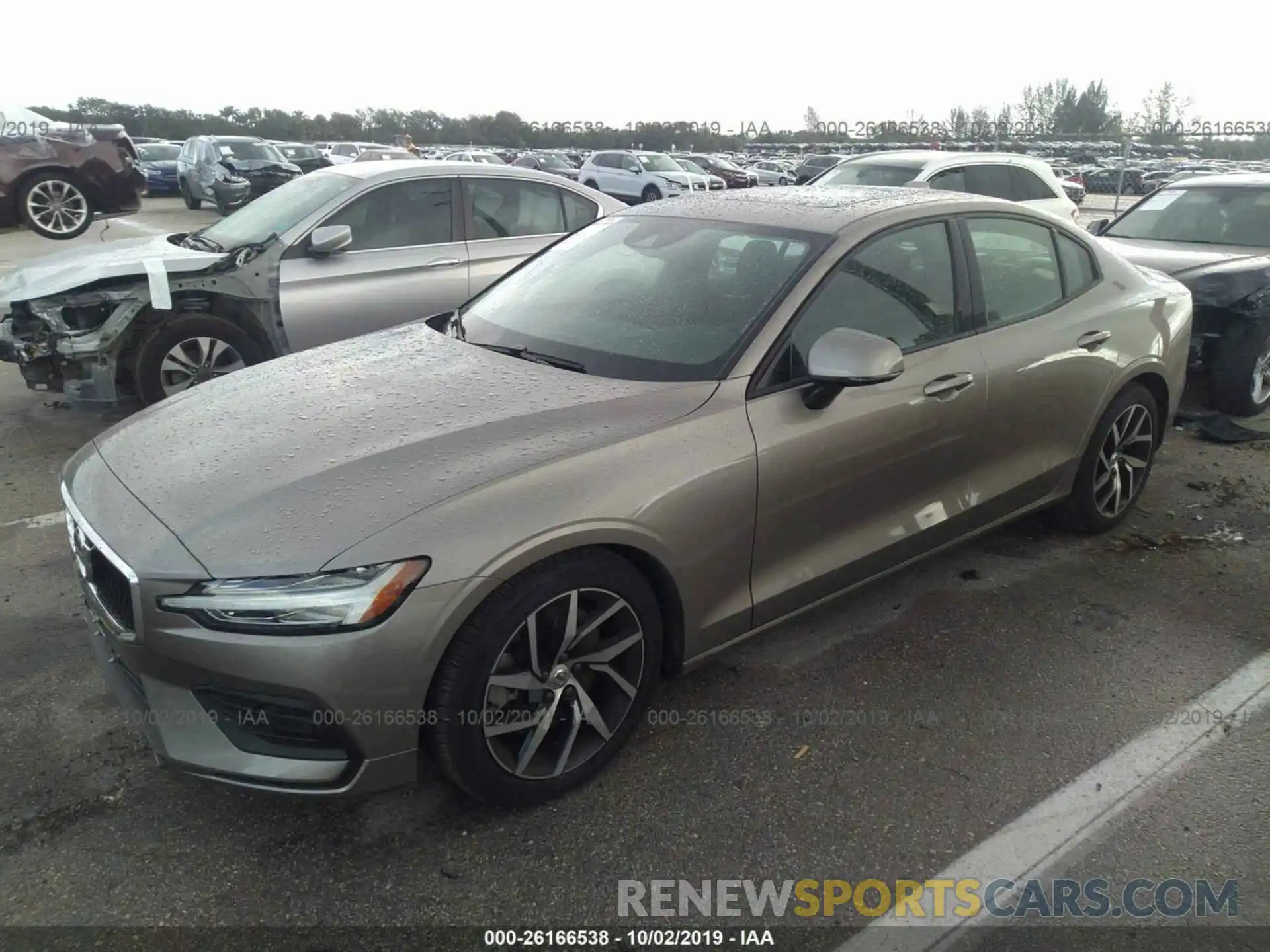 2 Photograph of a damaged car 7JRA22TK0KG011325 VOLVO S60 2019