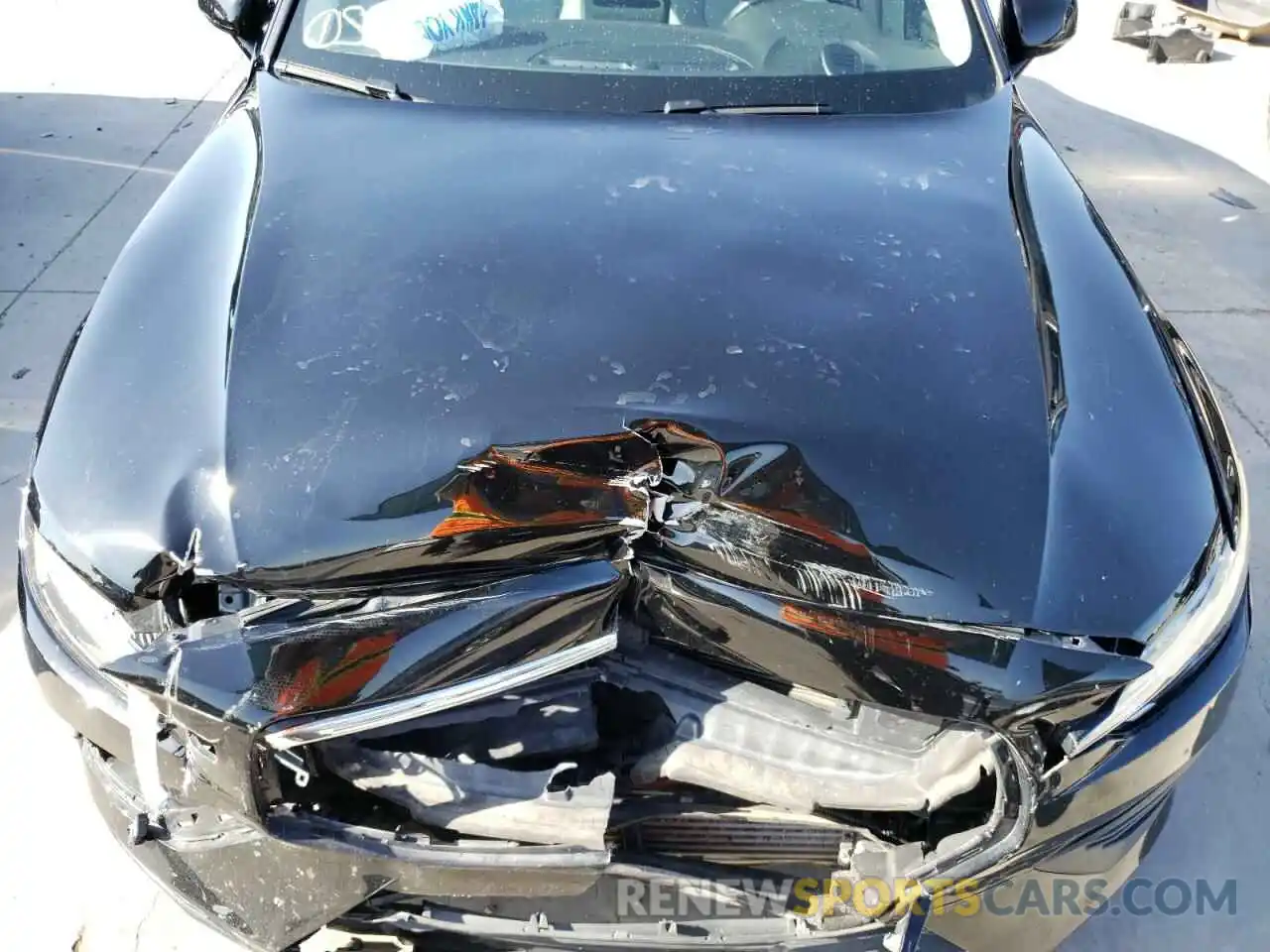 7 Photograph of a damaged car 7JRA22TK0KG015651 VOLVO S60 2019