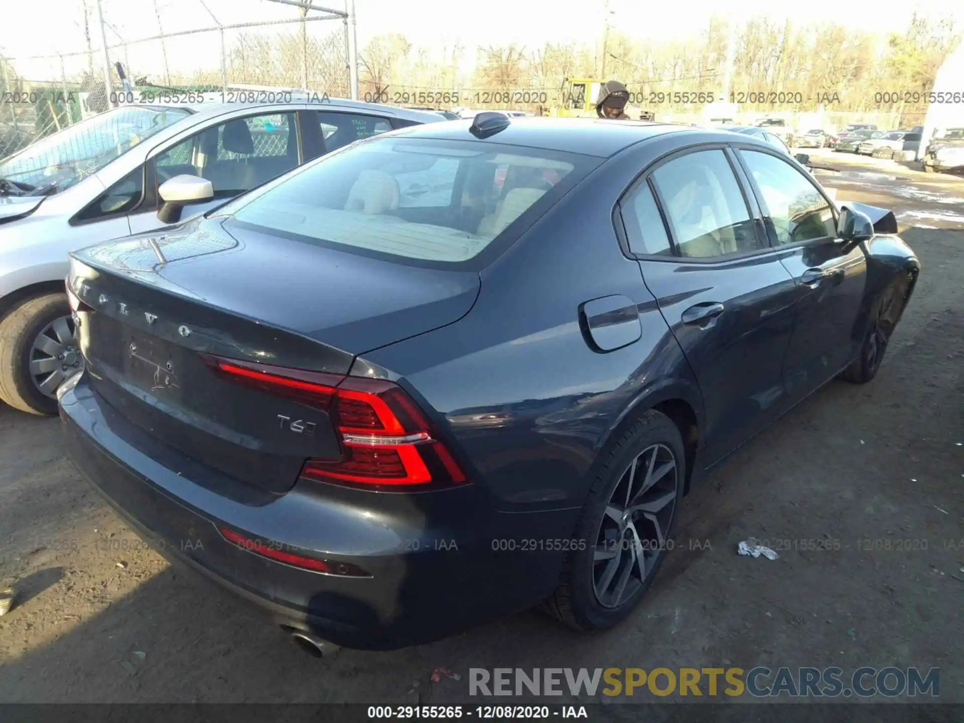 4 Фотография поврежденного автомобиля 7JRA22TK1KG013388 VOLVO S60 2019