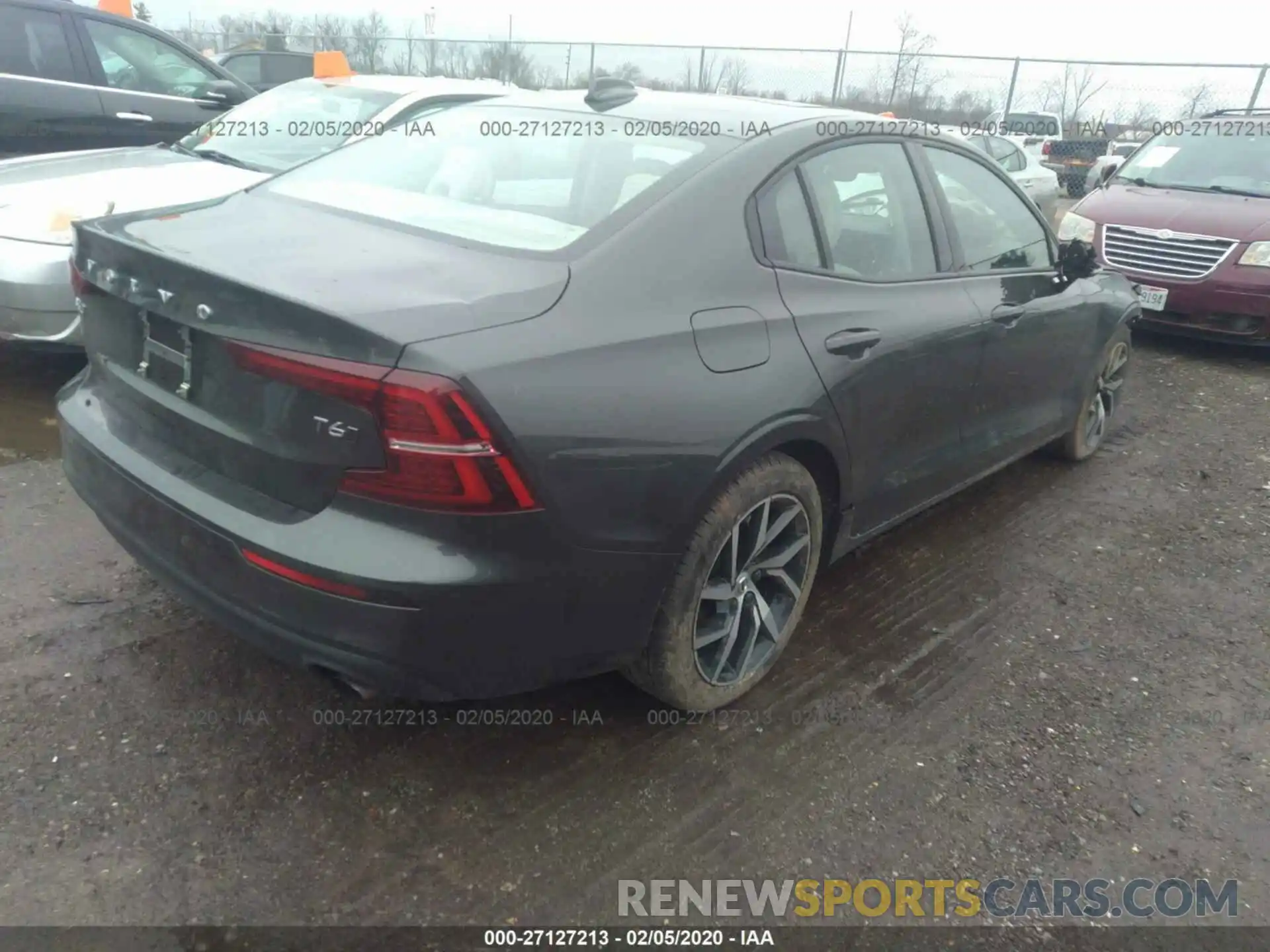 4 Photograph of a damaged car 7JRA22TK2KG005297 VOLVO S60 2019