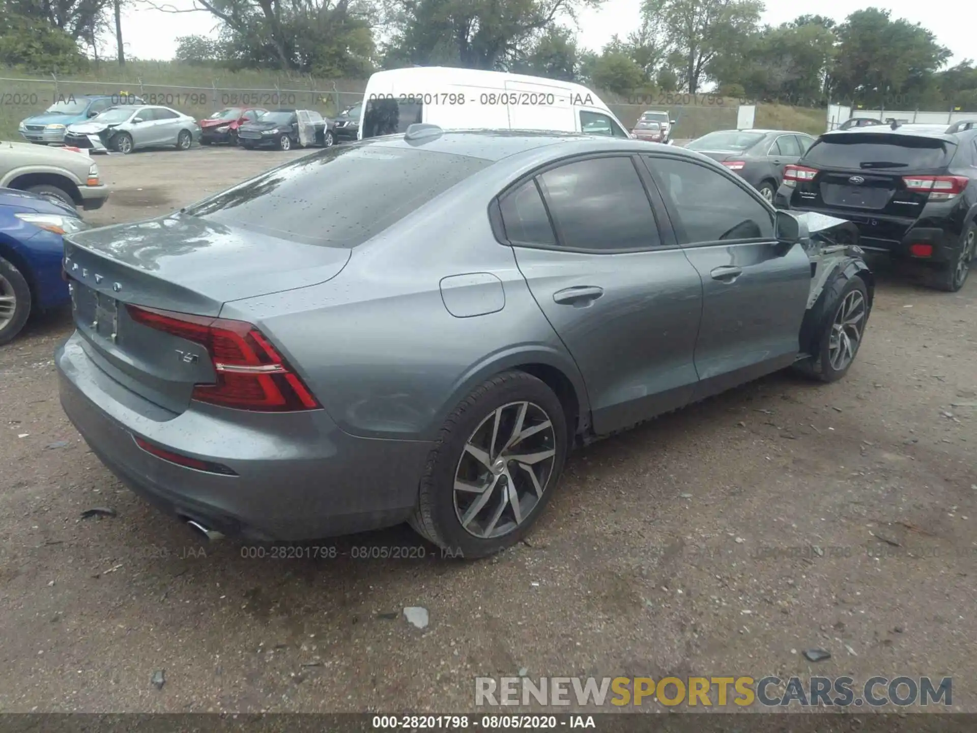 4 Photograph of a damaged car 7JRA22TK2KG010614 VOLVO S60 2019