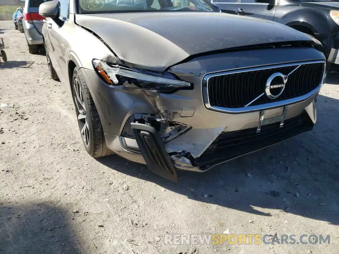 9 Photograph of a damaged car 7JRA22TK2KG013173 VOLVO S60 2019