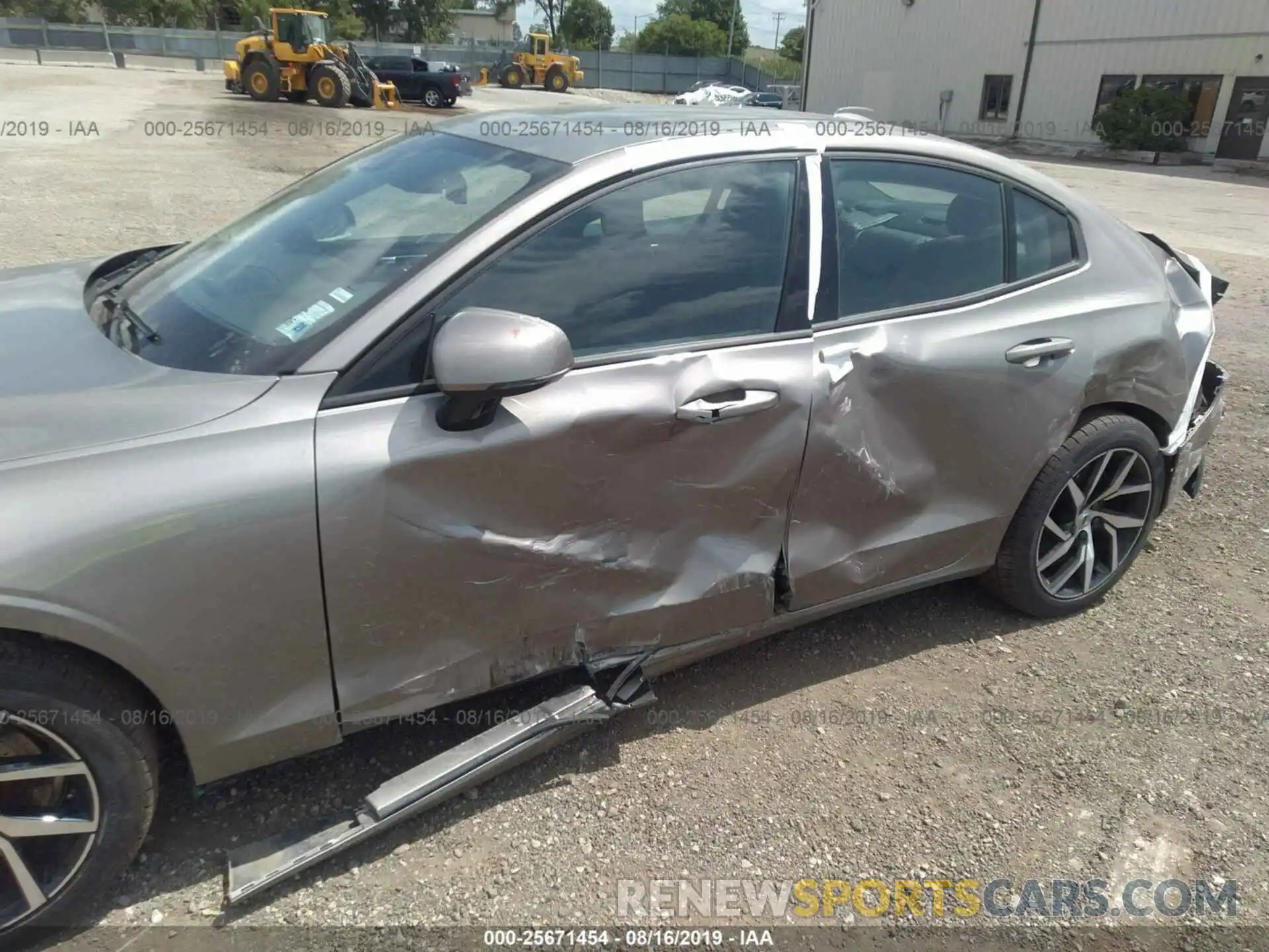 6 Photograph of a damaged car 7JRA22TK2KG016199 VOLVO S60 2019