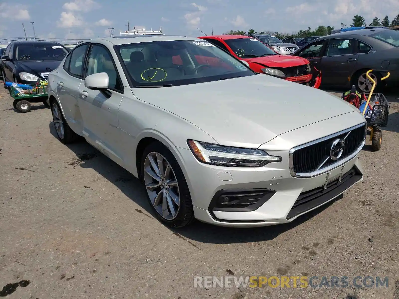 1 Photograph of a damaged car 7JRA22TK2KG017952 VOLVO S60 2019