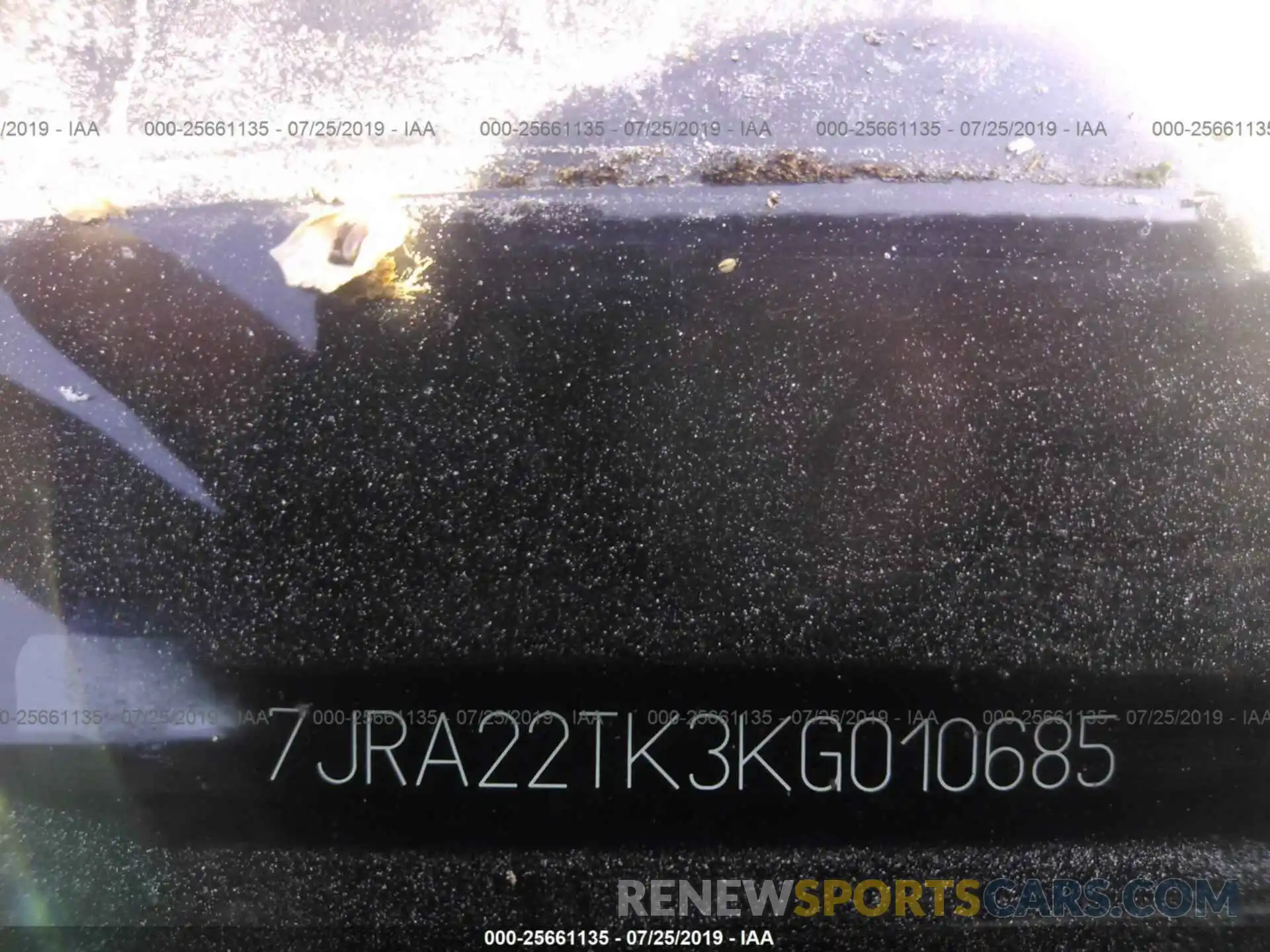 9 Photograph of a damaged car 7JRA22TK3KG010685 VOLVO S60 2019