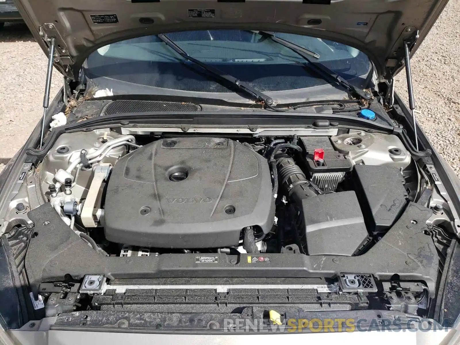 7 Photograph of a damaged car 7JRA22TK3KG011299 VOLVO S60 2019