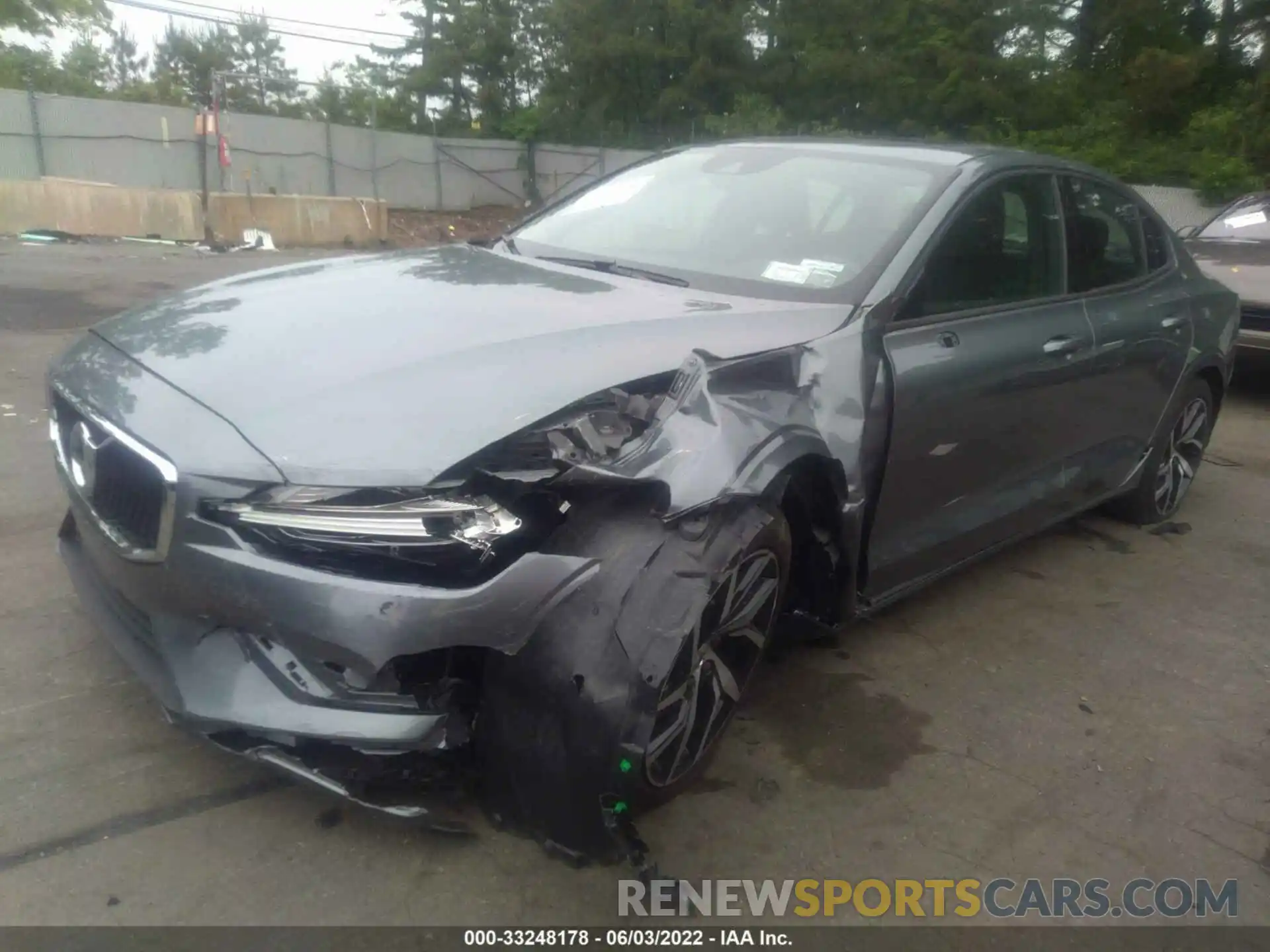 6 Photograph of a damaged car 7JRA22TK3KG011884 VOLVO S60 2019