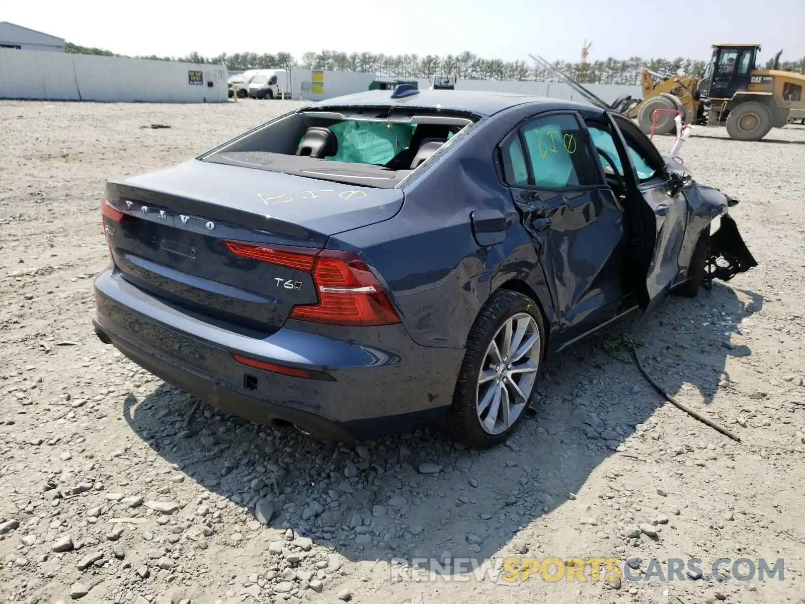 4 Фотография поврежденного автомобиля 7JRA22TK4KG001512 VOLVO S60 2019