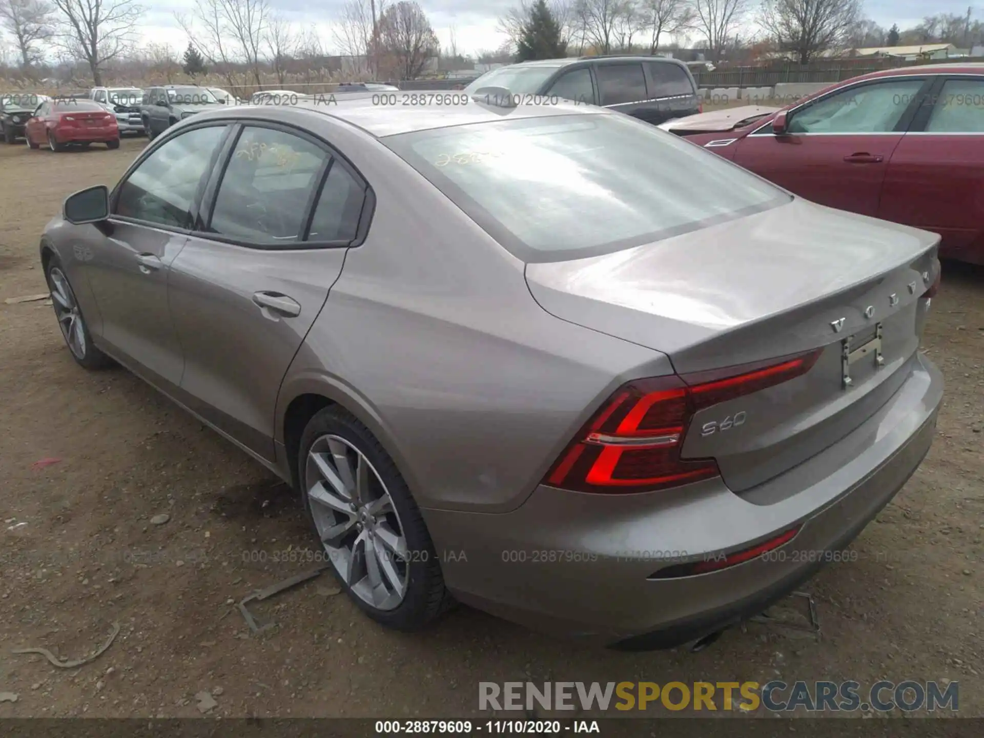 3 Фотография поврежденного автомобиля 7JRA22TK4KG003485 VOLVO S60 2019