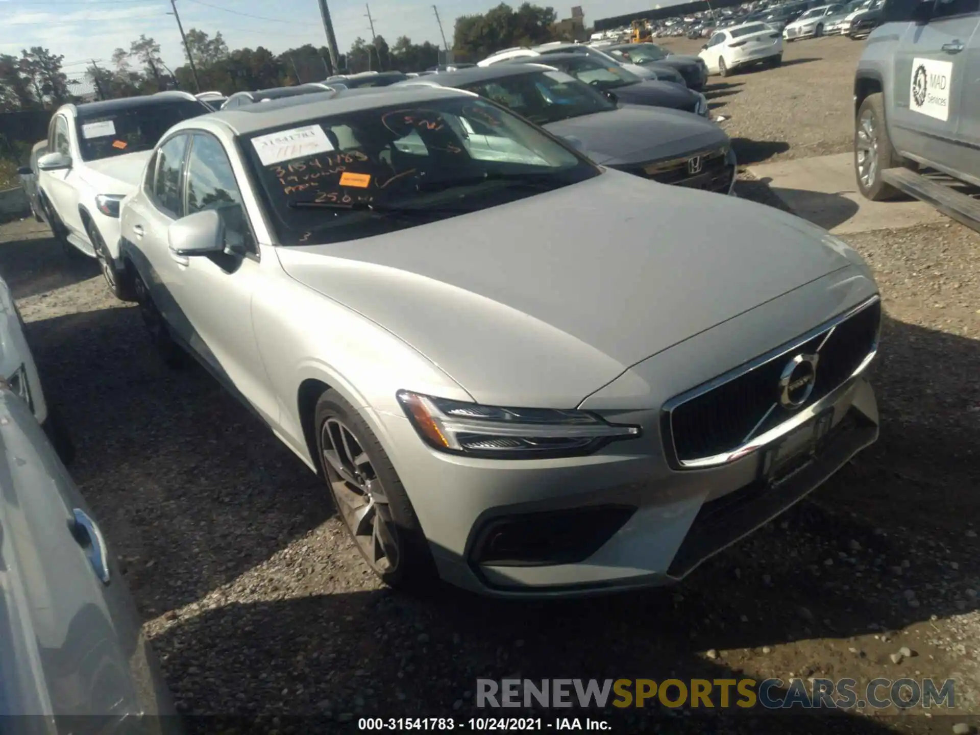 1 Photograph of a damaged car 7JRA22TK4KG006645 VOLVO S60 2019