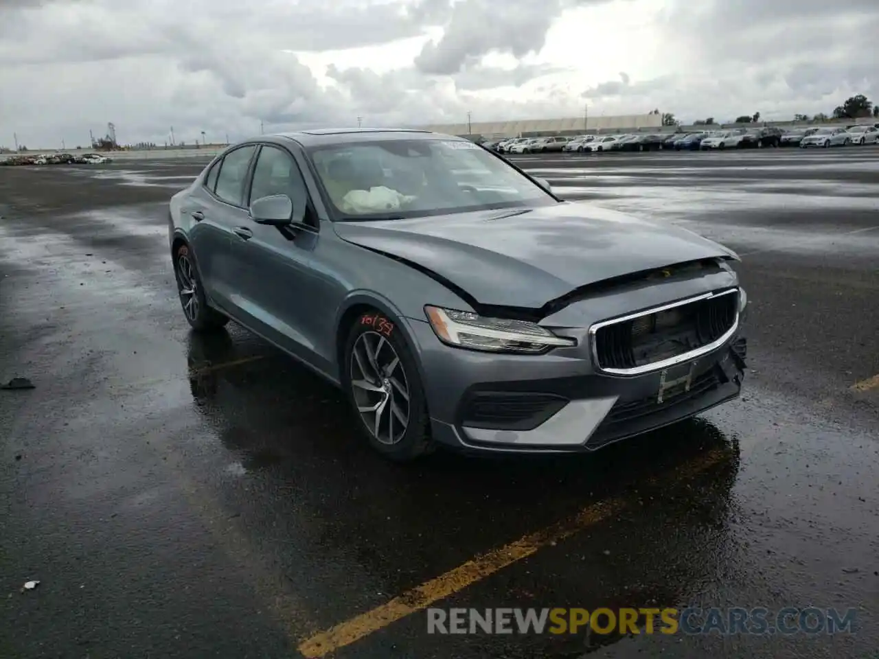 1 Photograph of a damaged car 7JRA22TK4KG010548 VOLVO S60 2019