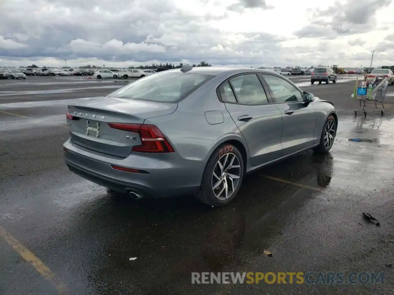 4 Photograph of a damaged car 7JRA22TK4KG010548 VOLVO S60 2019