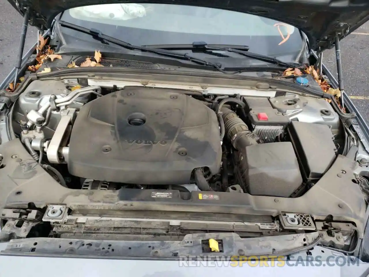 7 Photograph of a damaged car 7JRA22TK4KG010548 VOLVO S60 2019