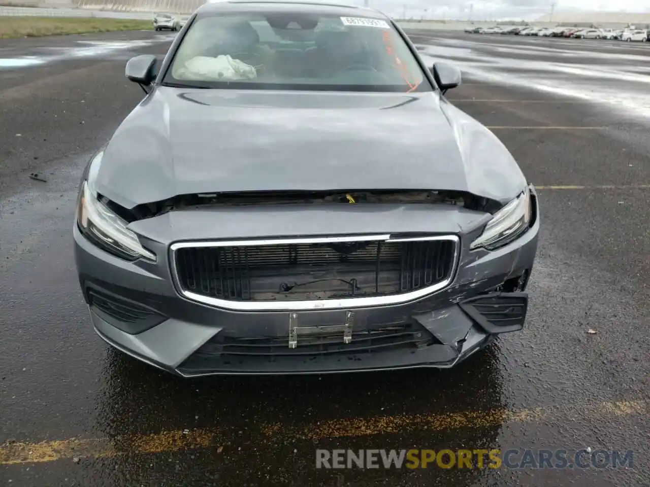 9 Photograph of a damaged car 7JRA22TK4KG010548 VOLVO S60 2019