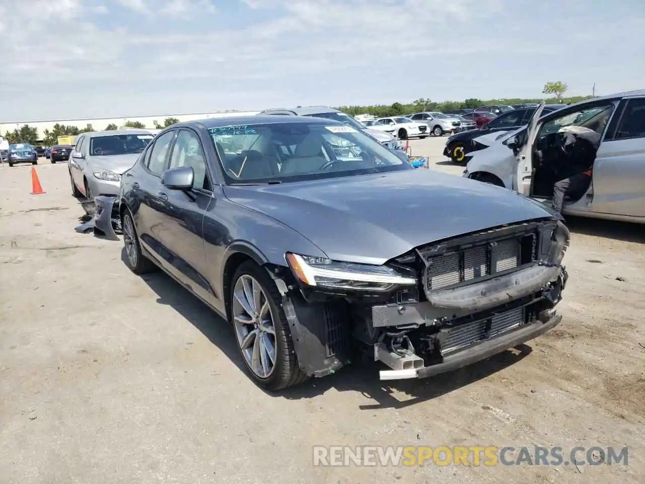 1 Photograph of a damaged car 7JRA22TK4KG016687 VOLVO S60 2019