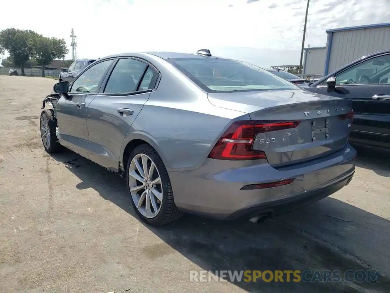 3 Photograph of a damaged car 7JRA22TK4KG016687 VOLVO S60 2019