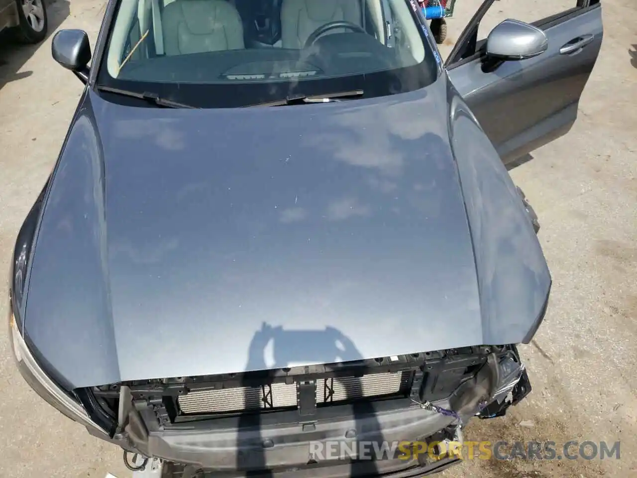 7 Photograph of a damaged car 7JRA22TK4KG016687 VOLVO S60 2019