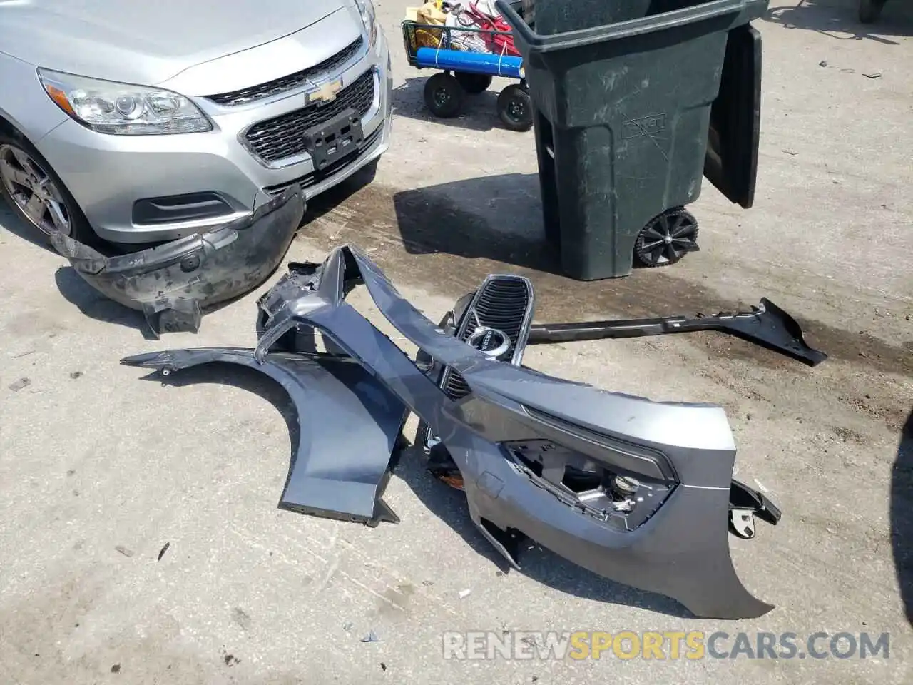 9 Photograph of a damaged car 7JRA22TK4KG016687 VOLVO S60 2019