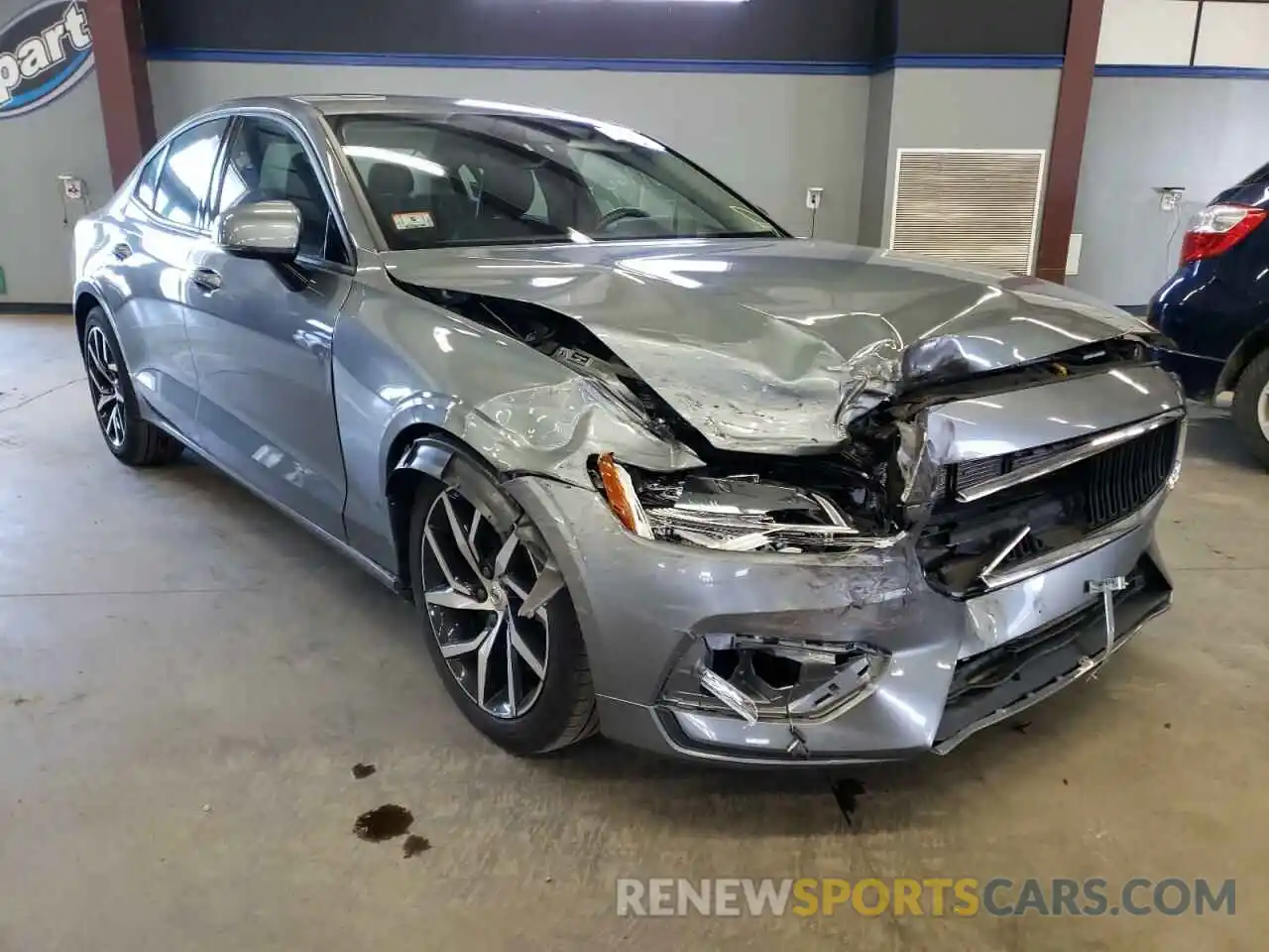 1 Photograph of a damaged car 7JRA22TK5KG002006 VOLVO S60 2019