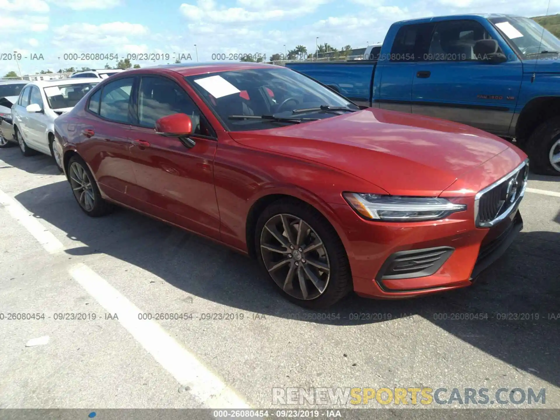 1 Photograph of a damaged car 7JRA22TK5KG003544 VOLVO S60 2019