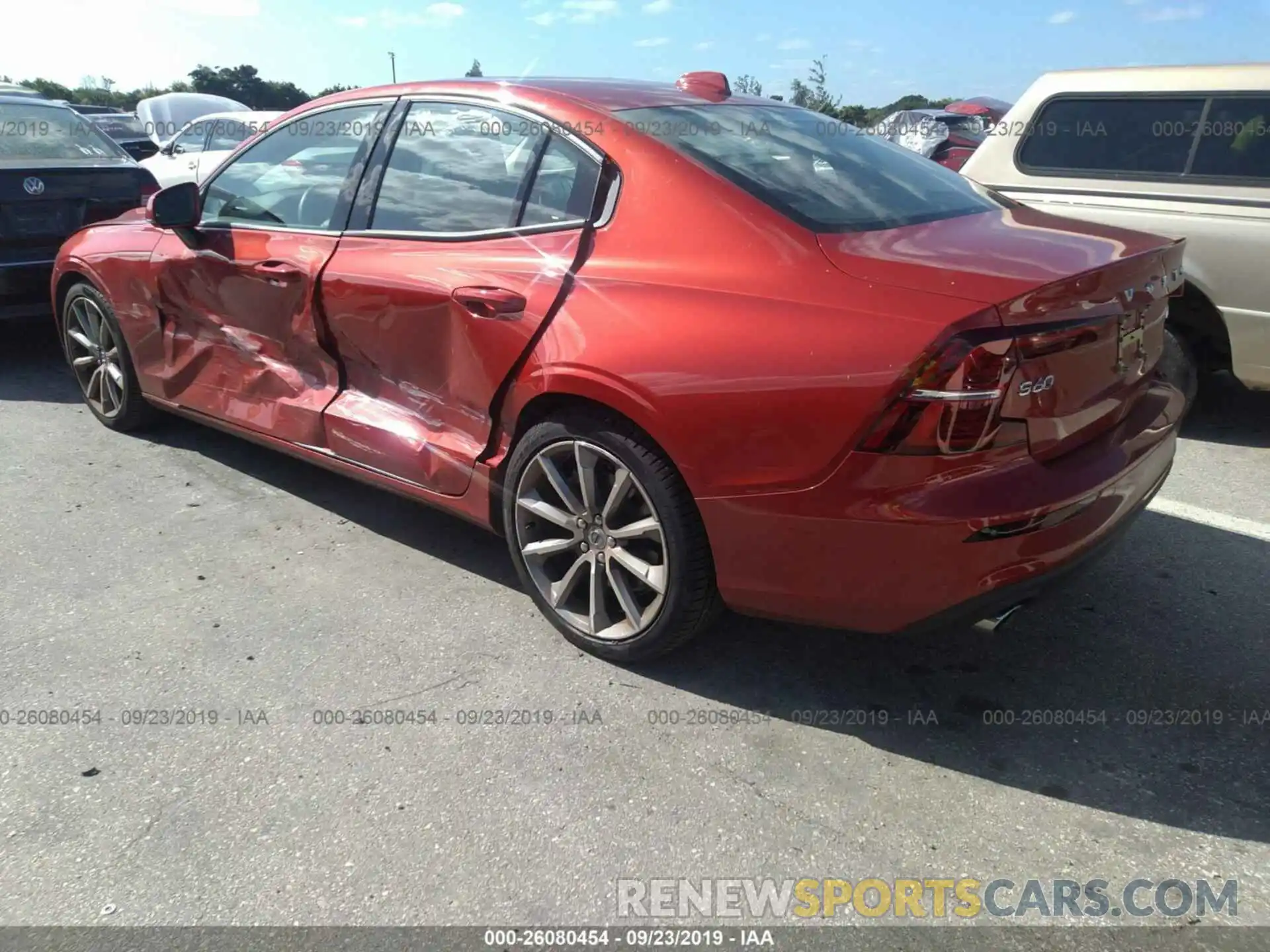 3 Photograph of a damaged car 7JRA22TK5KG003544 VOLVO S60 2019