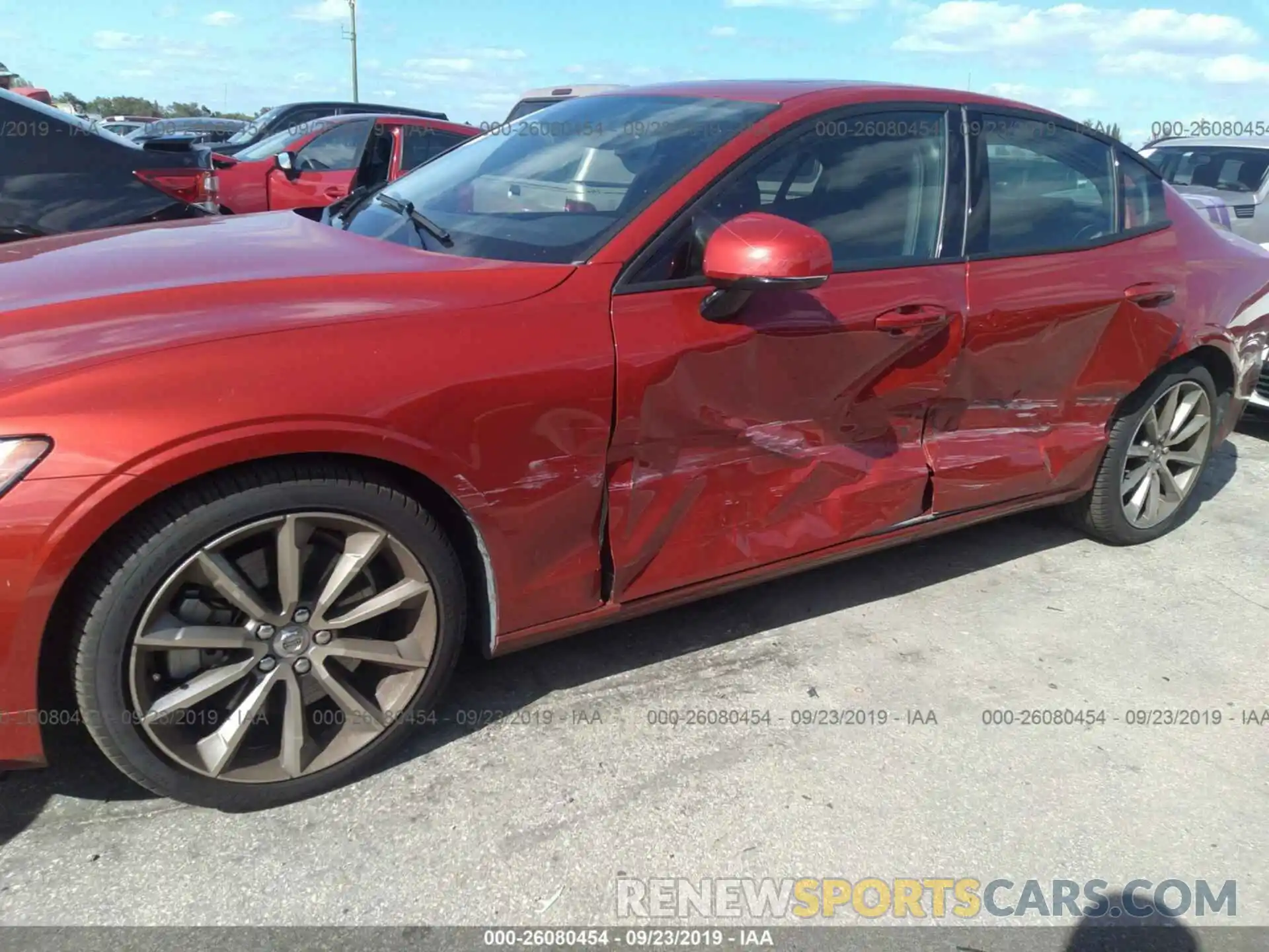 6 Photograph of a damaged car 7JRA22TK5KG003544 VOLVO S60 2019