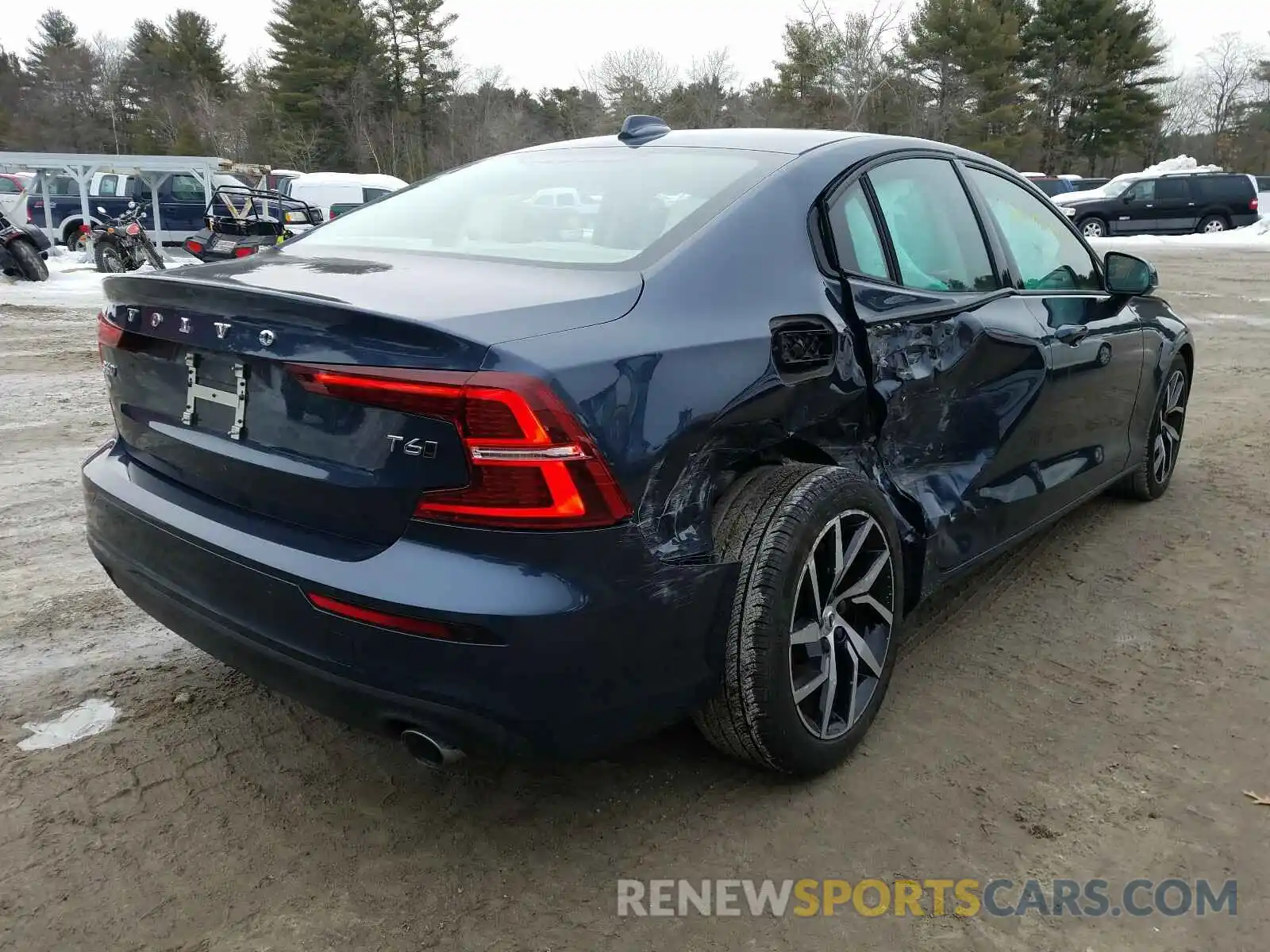 4 Photograph of a damaged car 7JRA22TK5KG004919 VOLVO S60 2019