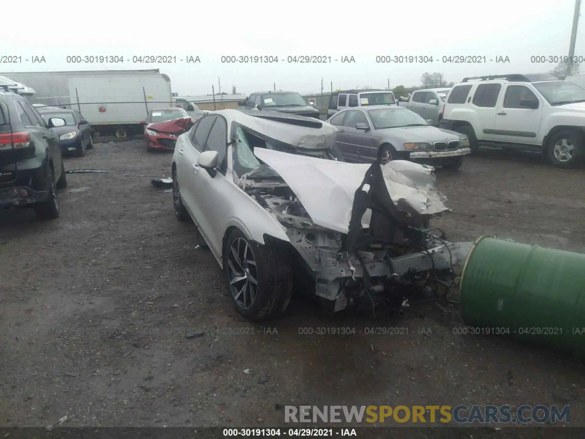 1 Photograph of a damaged car 7JRA22TK5KG006606 VOLVO S60 2019