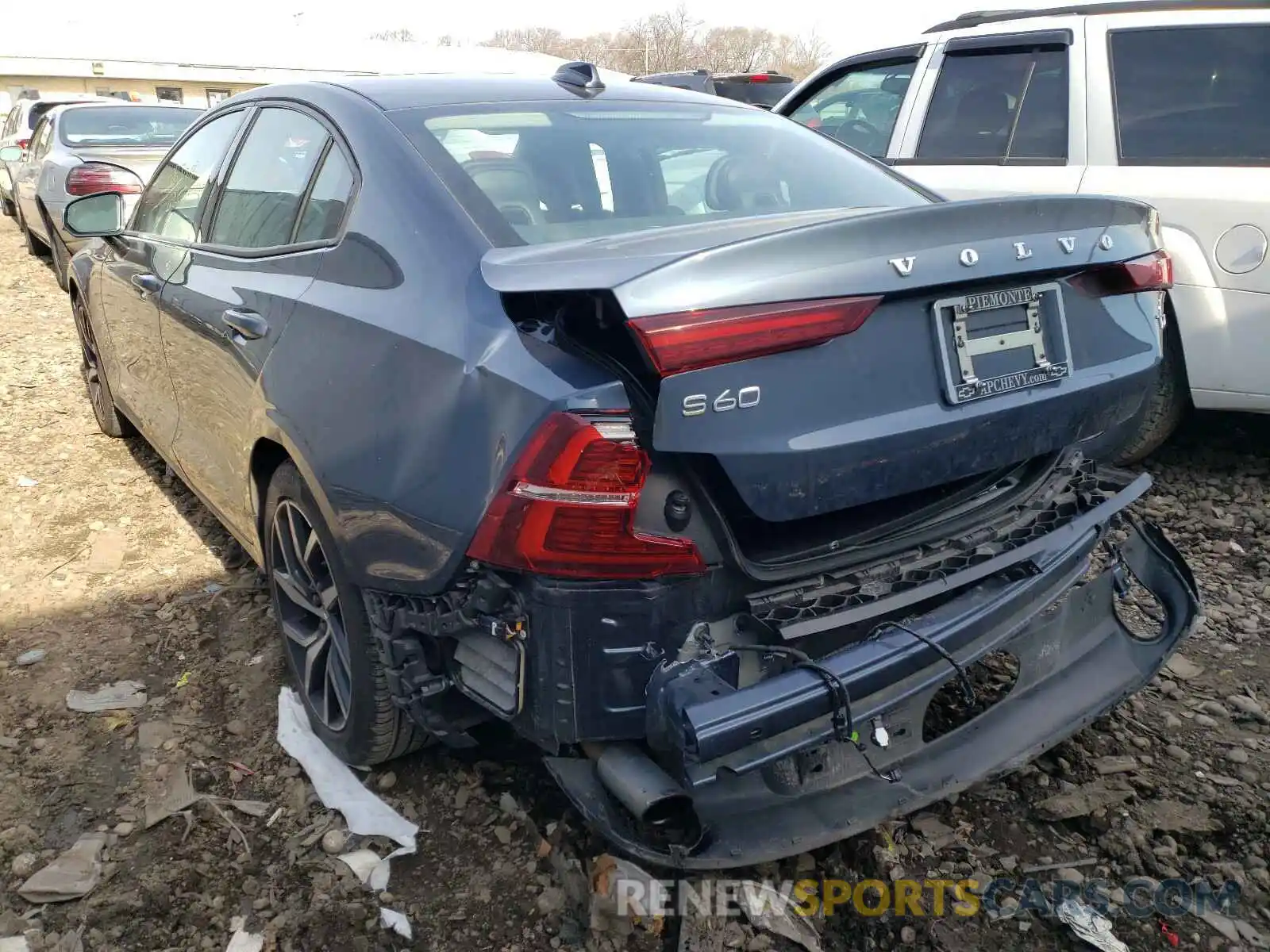 3 Photograph of a damaged car 7JRA22TK5KG006721 VOLVO S60 2019