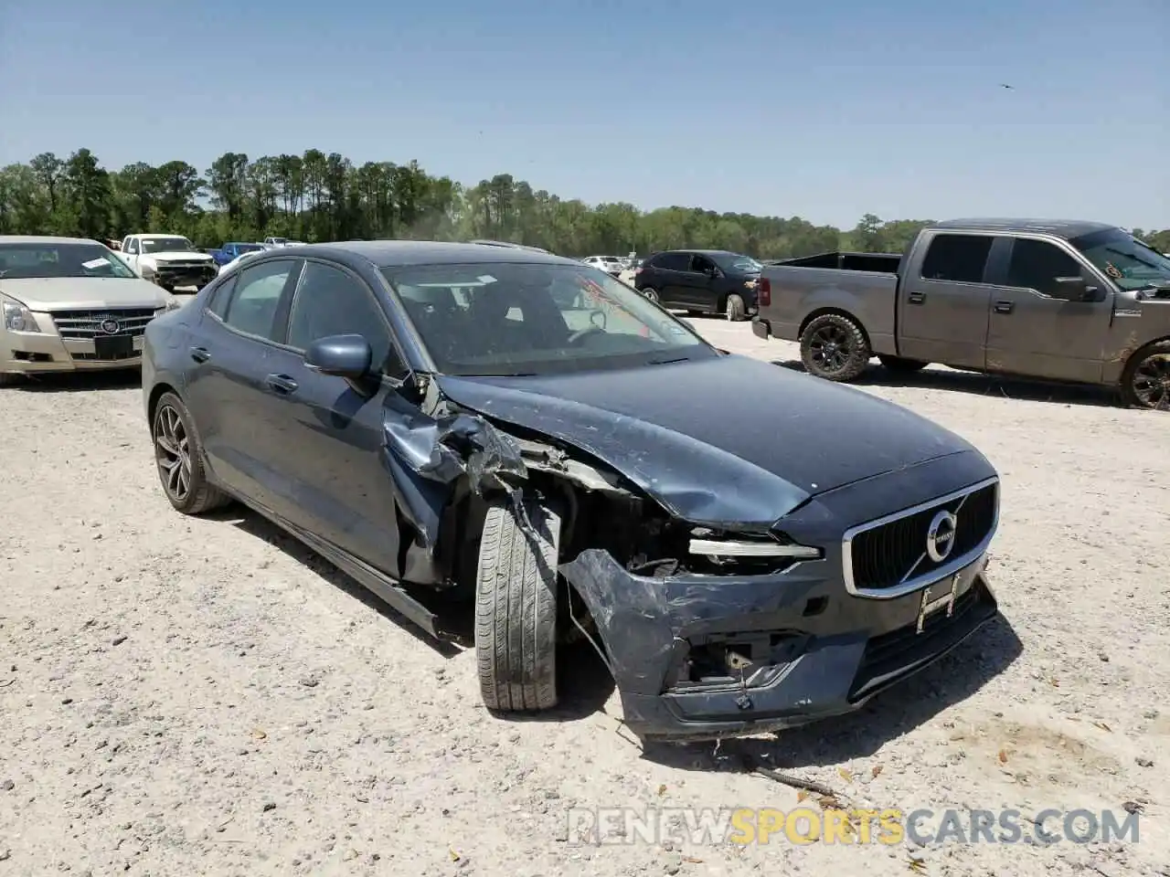 1 Photograph of a damaged car 7JRA22TK5KG010199 VOLVO S60 2019