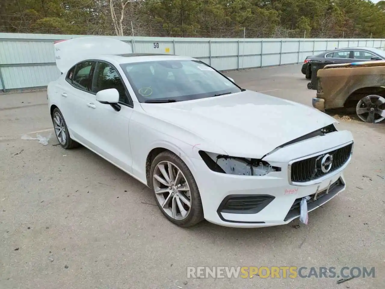 1 Photograph of a damaged car 7JRA22TK5KG012423 VOLVO S60 2019