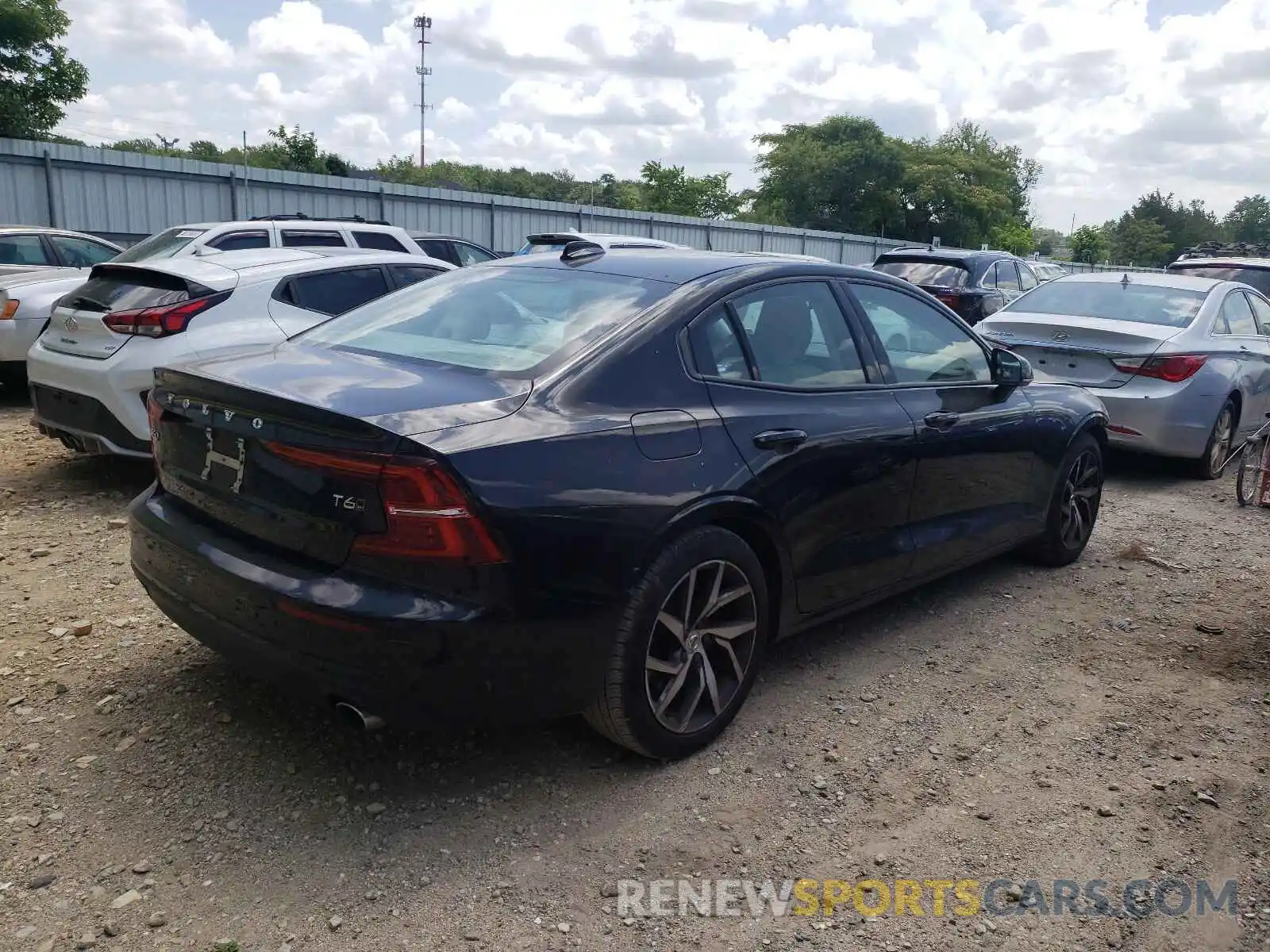 4 Photograph of a damaged car 7JRA22TK5KG016584 VOLVO S60 2019