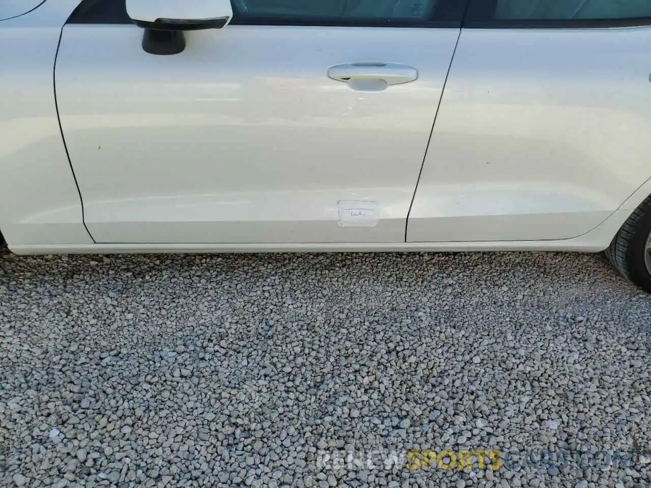 9 Photograph of a damaged car 7JRA22TK5KG016763 VOLVO S60 2019