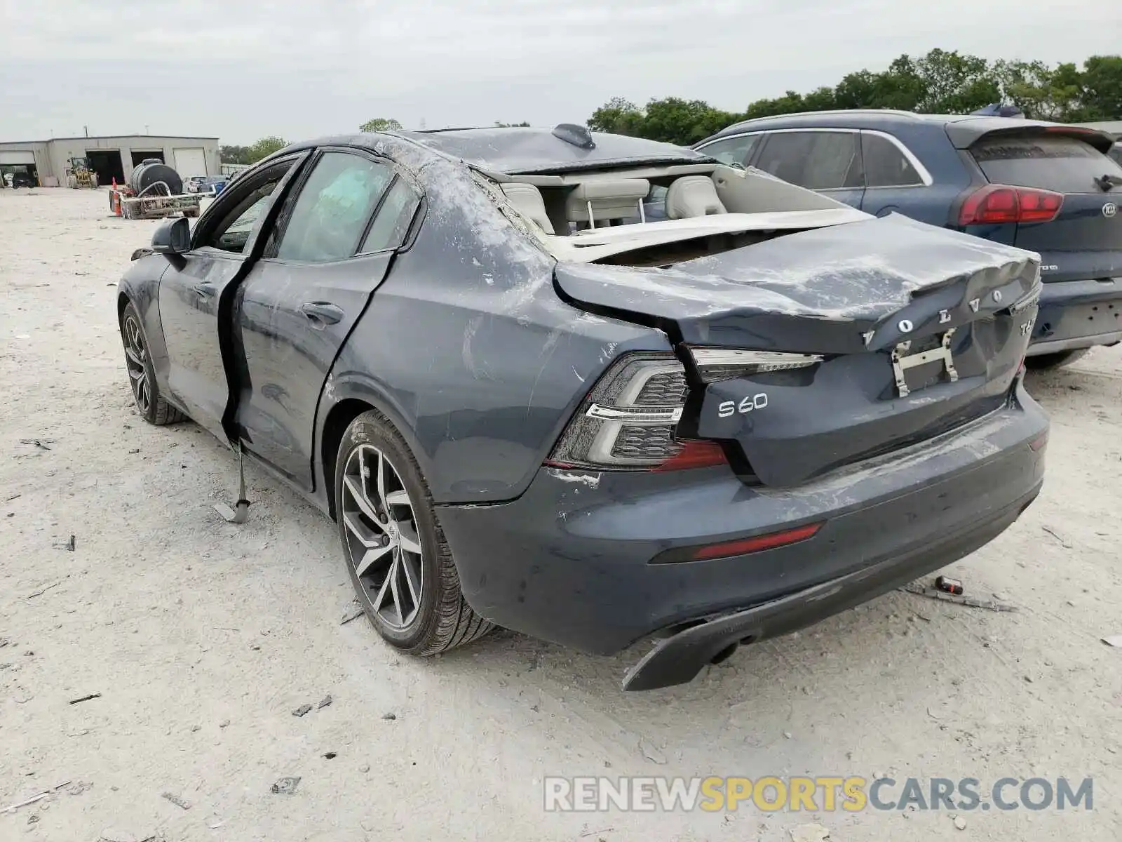 3 Photograph of a damaged car 7JRA22TK6KG010146 VOLVO S60 2019