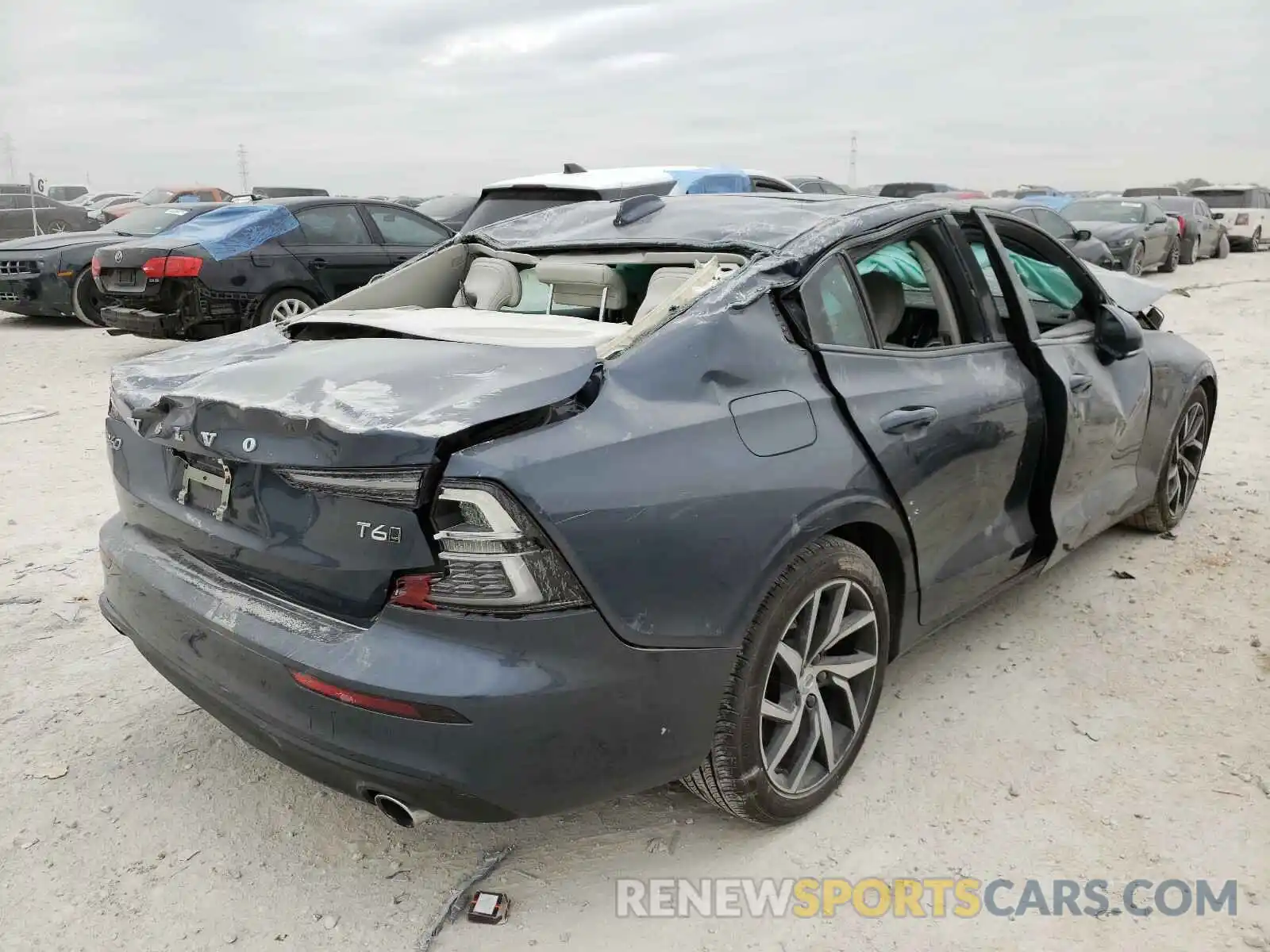 4 Photograph of a damaged car 7JRA22TK6KG010146 VOLVO S60 2019