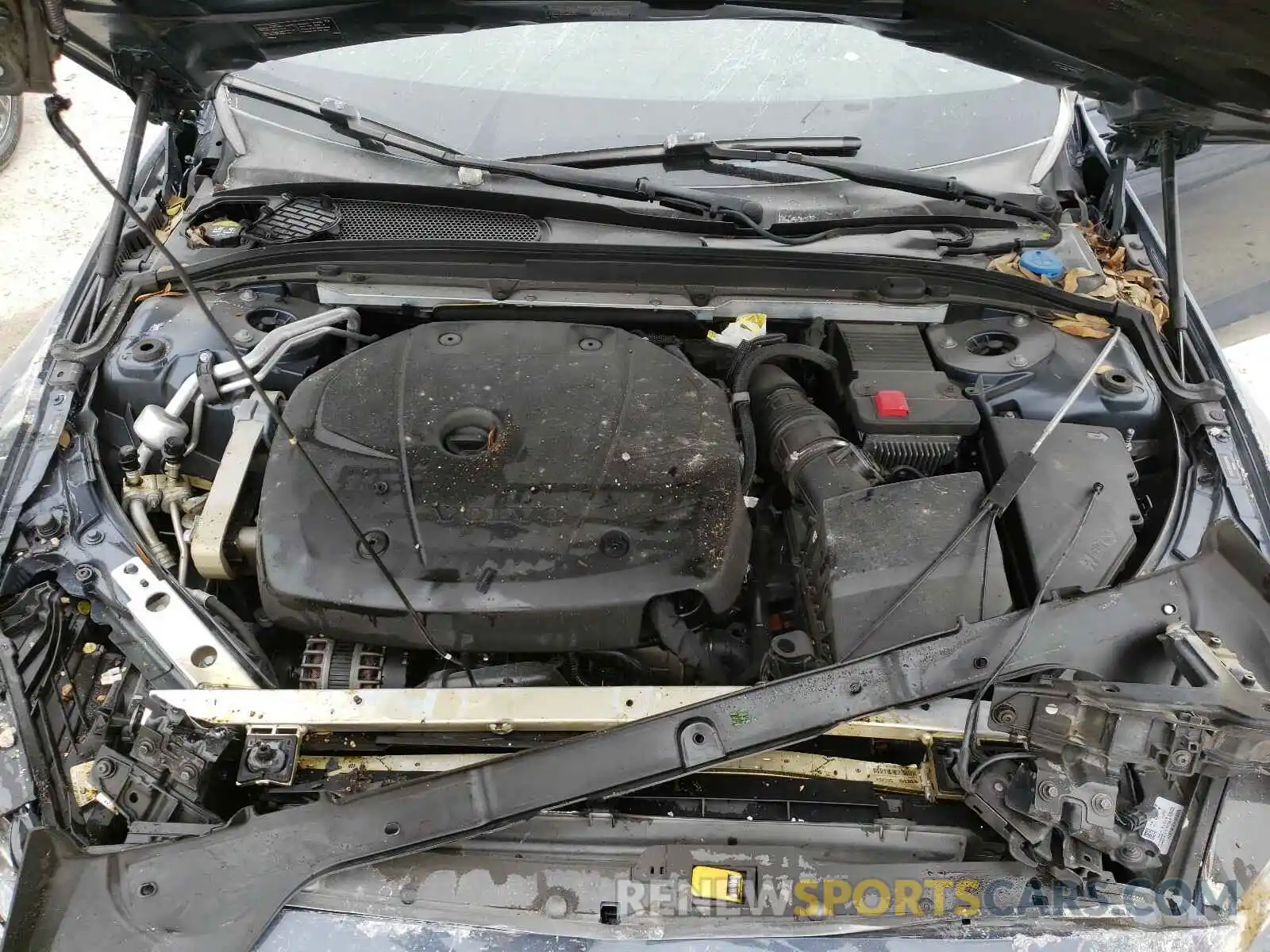 7 Photograph of a damaged car 7JRA22TK6KG010146 VOLVO S60 2019